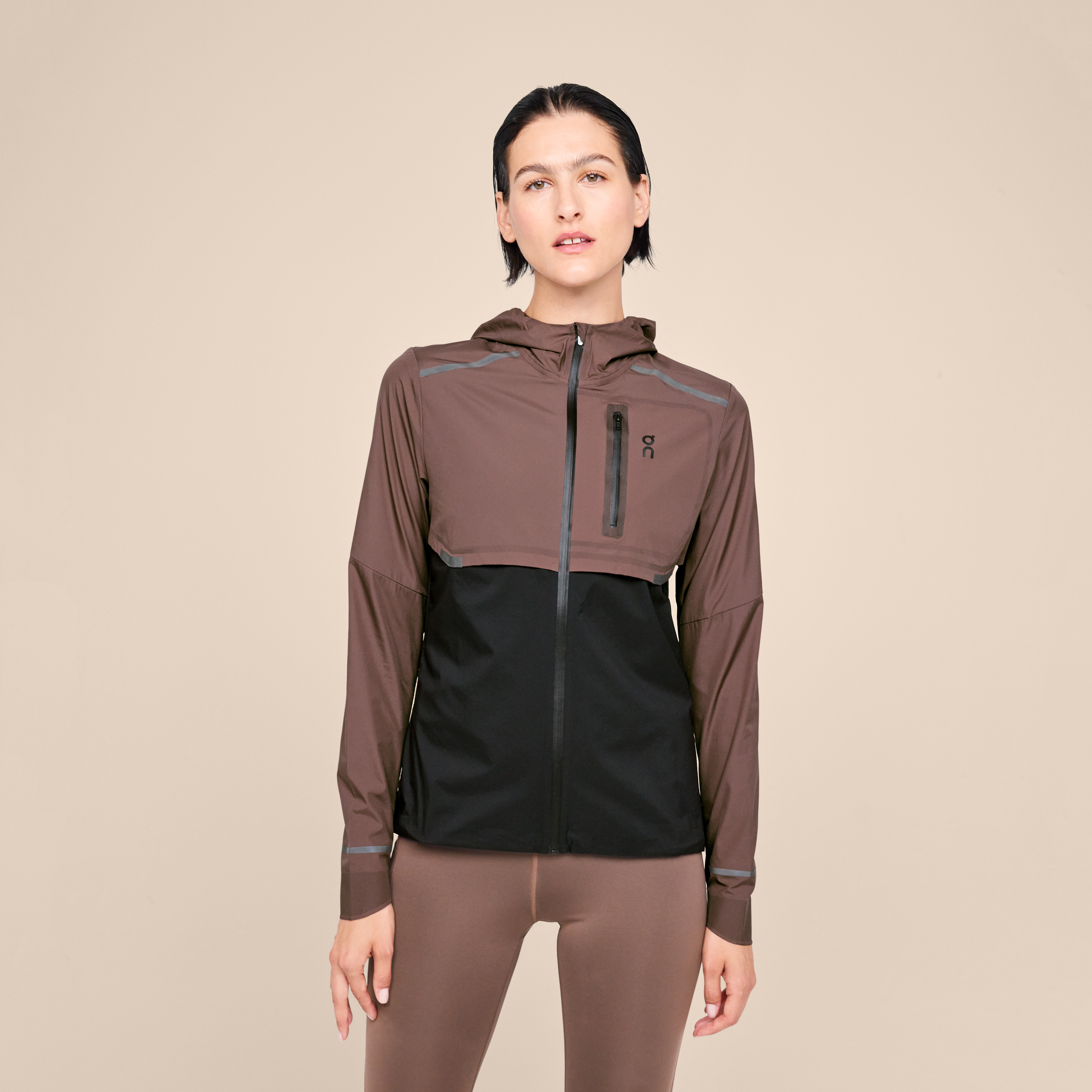 On Weather Jacket Grape & Black Femme – Entraînement, protection ultralégère, hydrofuge Vestes