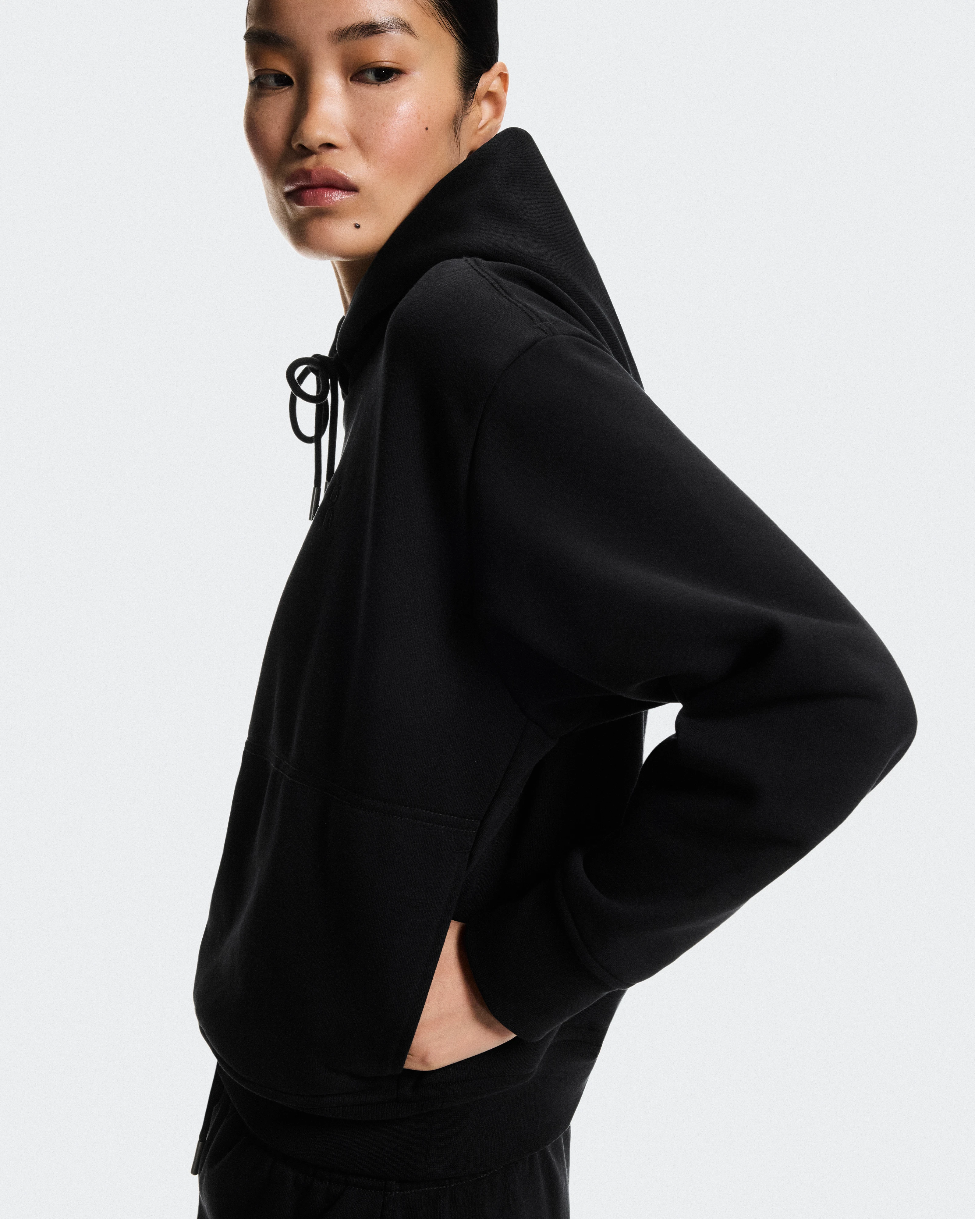 On Club Collective Hoodie Black Femme Sweats à capuche et sweats