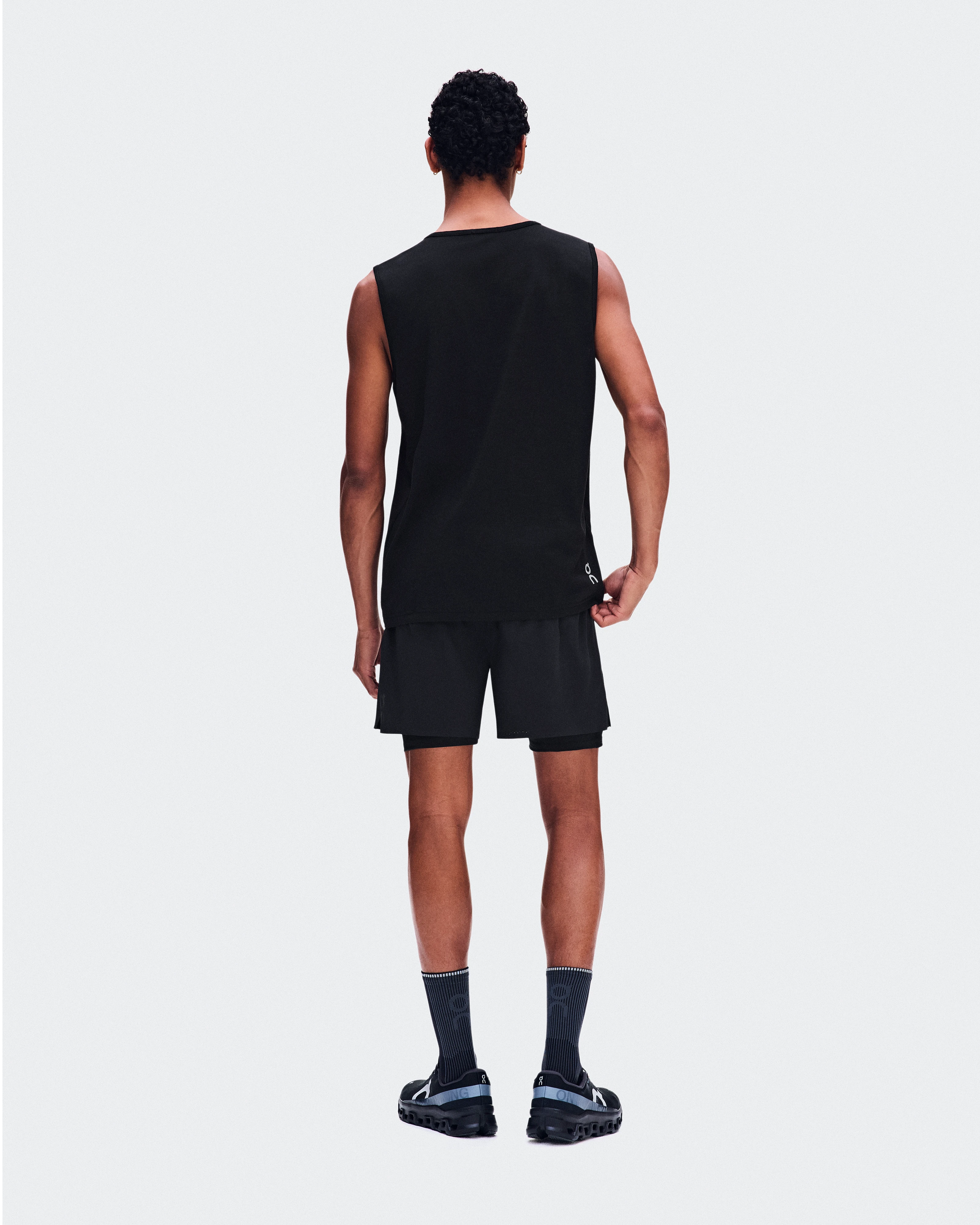 On On Run Tank Black Homme Hauts et t-shirts