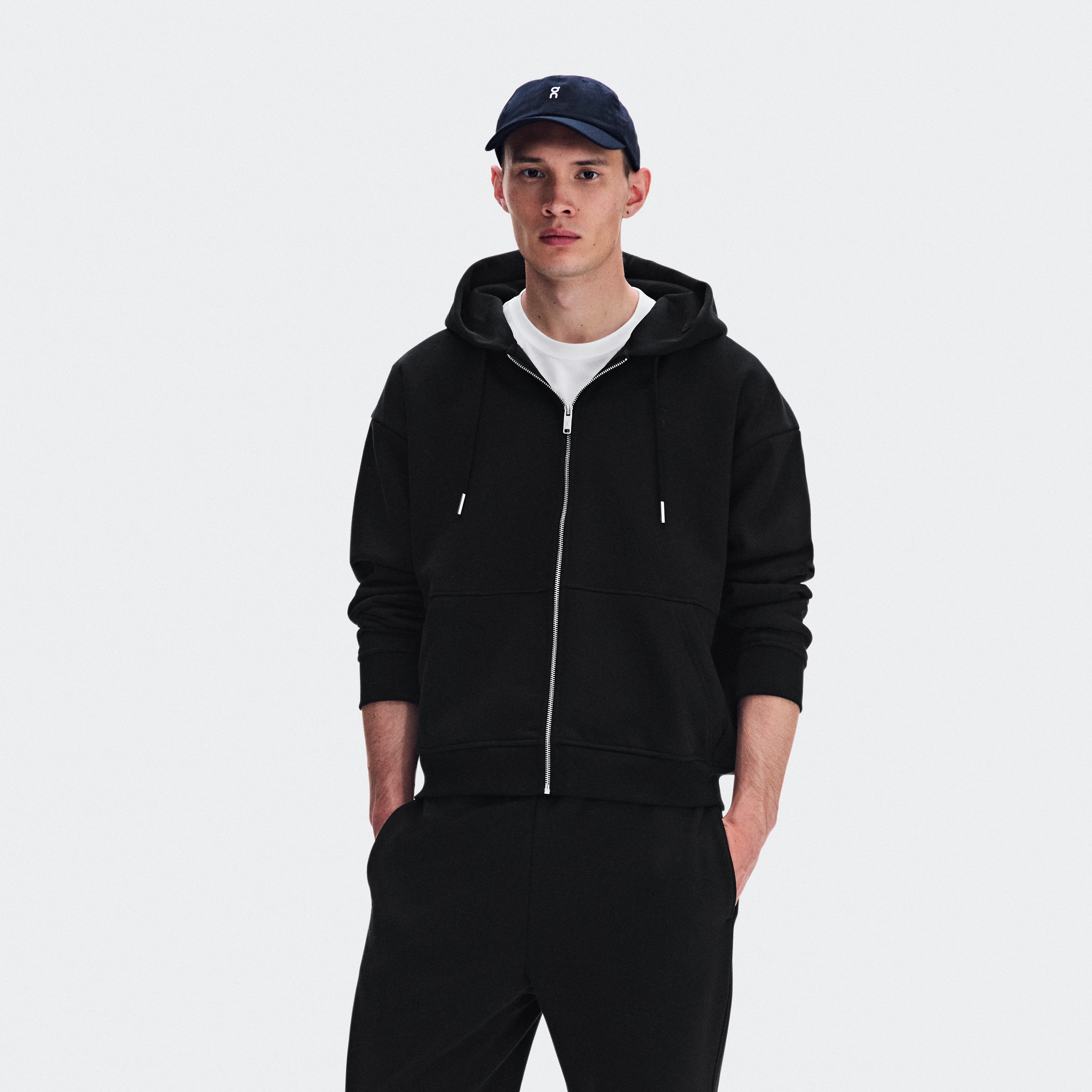 On Club Collective Full Zip Runner Black Homme – Votre pièce casual réinventée Sweats à capuche et sweats
