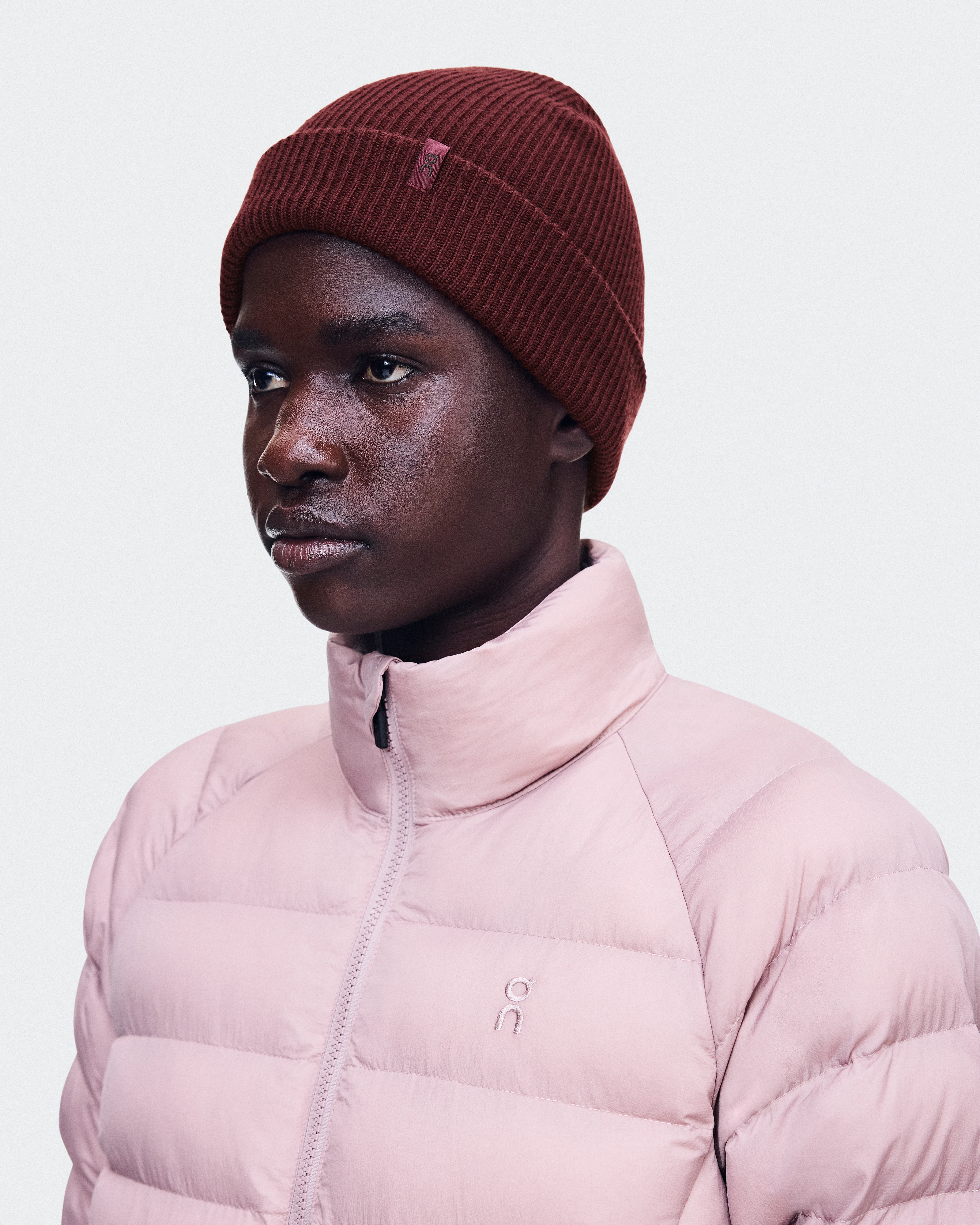 On Merino Beanie Maroon Unisexe Chapeaux
