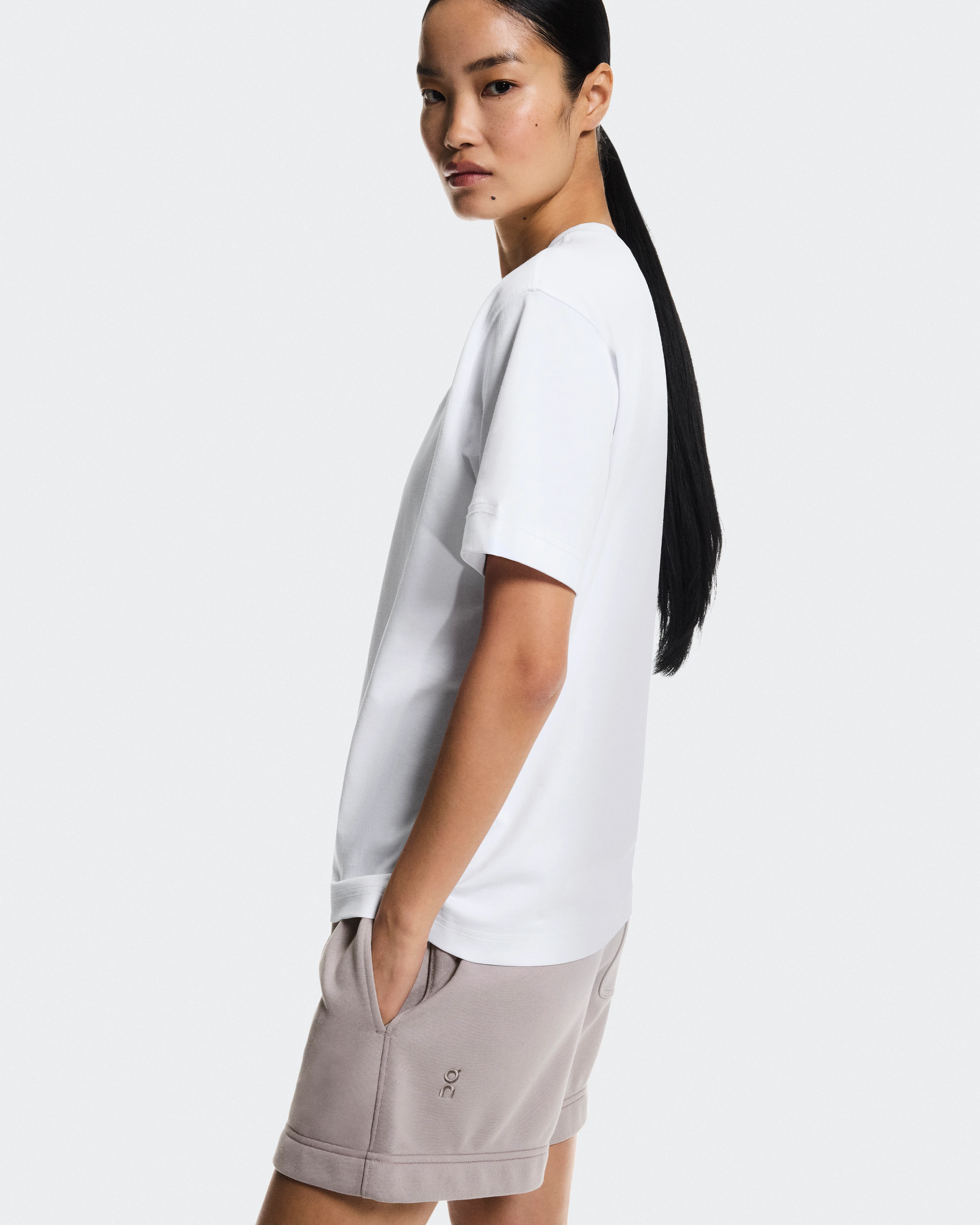 On Club Collective-T White Femme Hauts et t-shirts