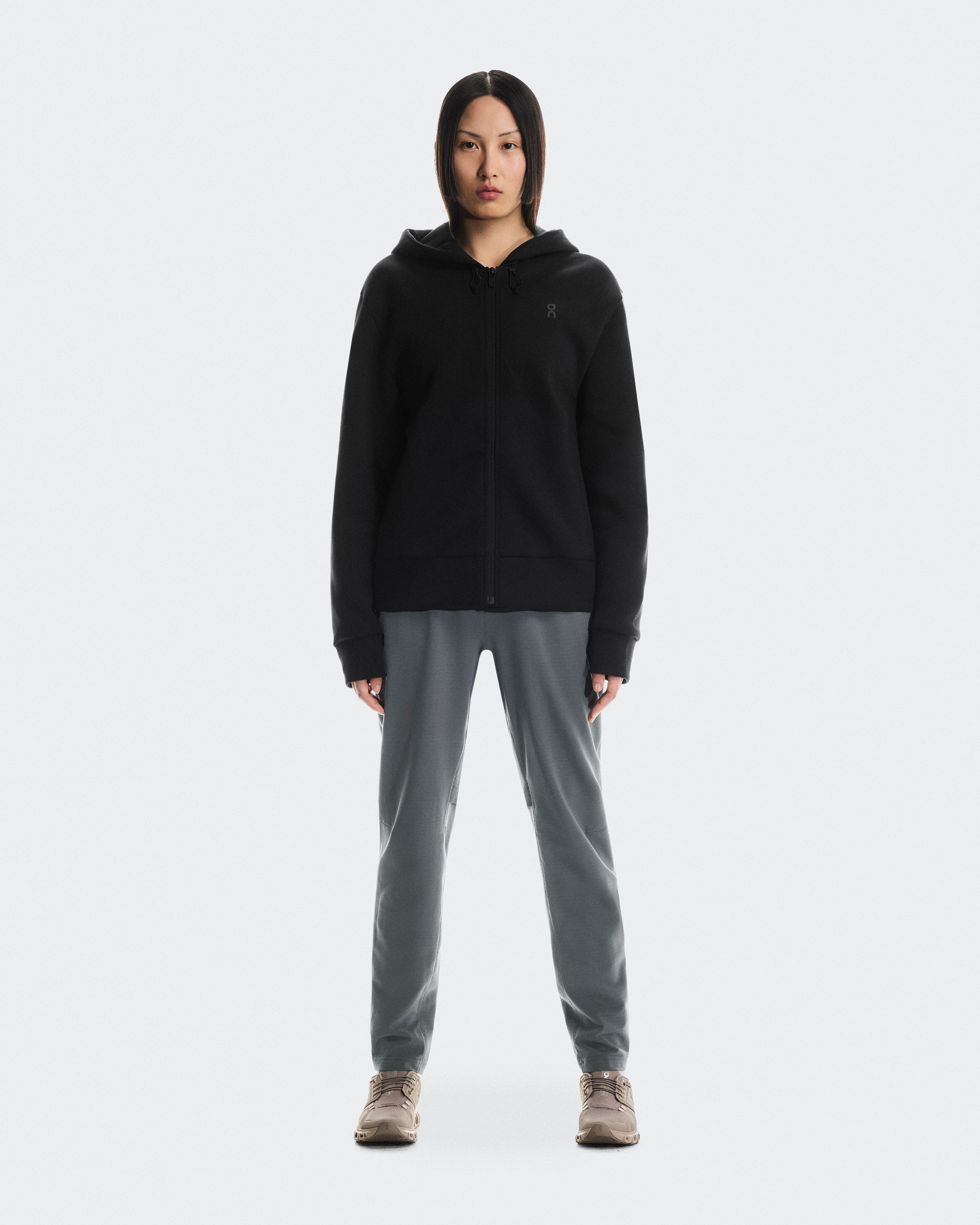 On Focus Tech Zip Hoodie Black Femme Sweats à capuche et sweats