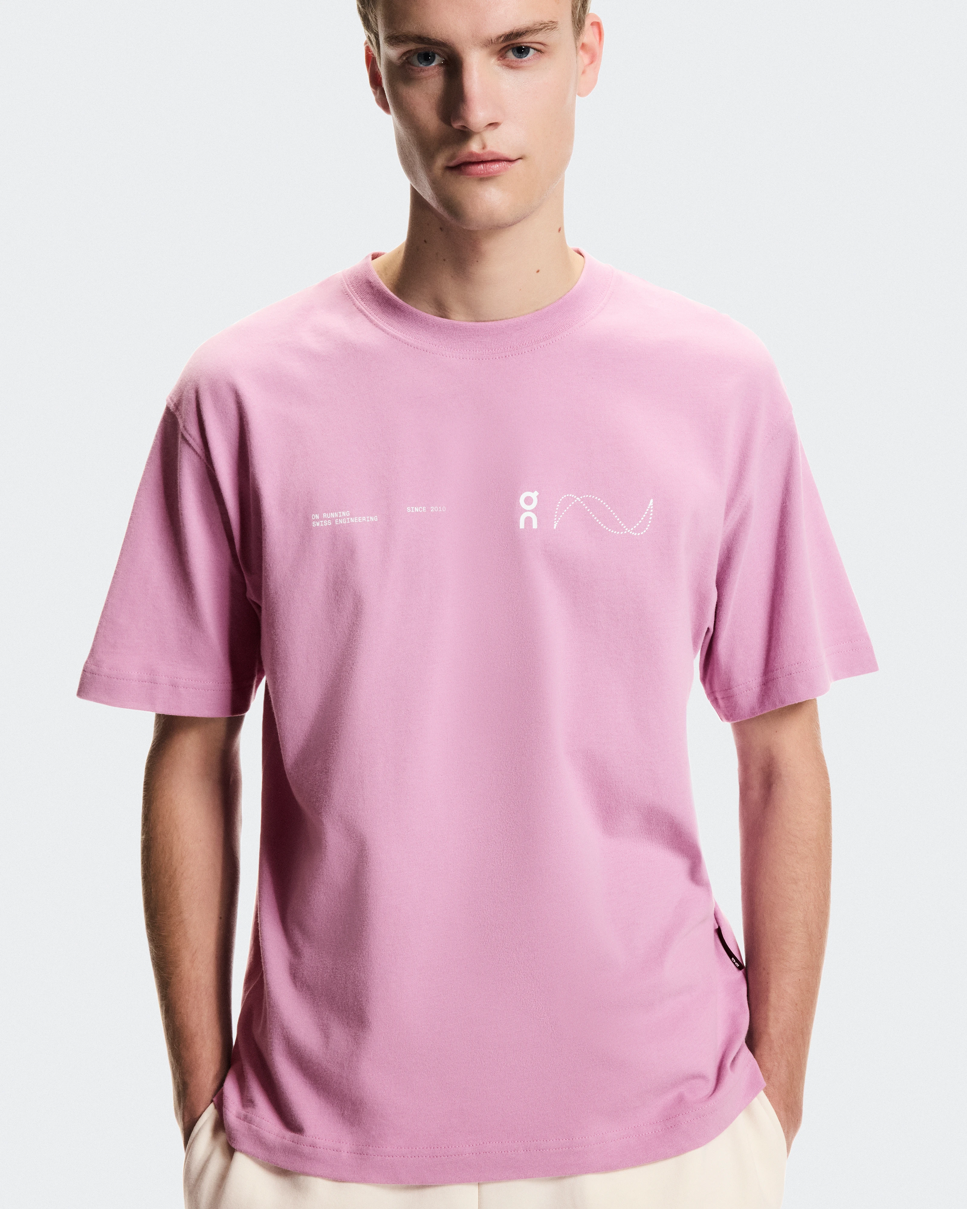 On Club-T Avant Sakura Homme Hauts et t-shirts