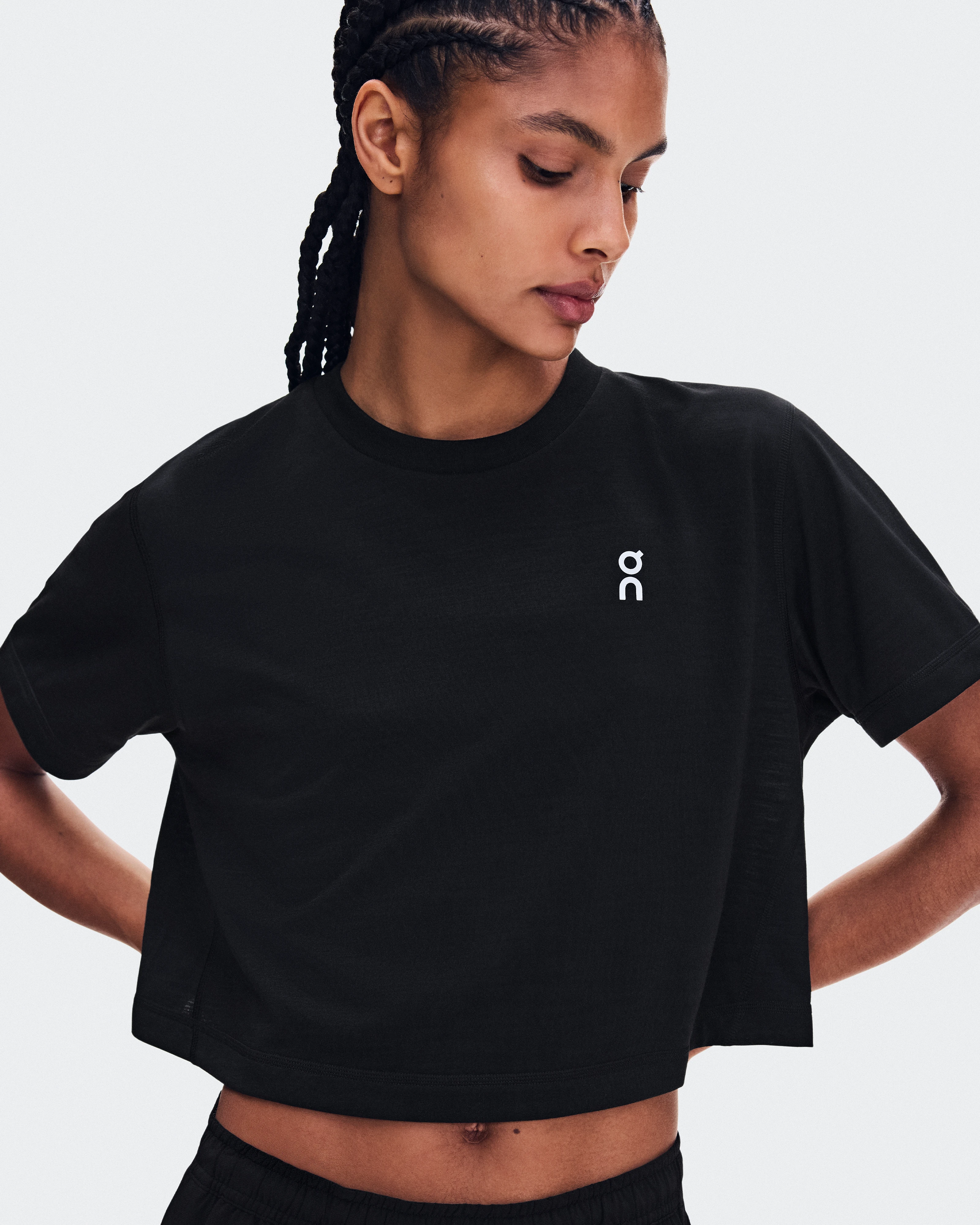 On Train-T Crop Black Femme Hauts et t-shirts