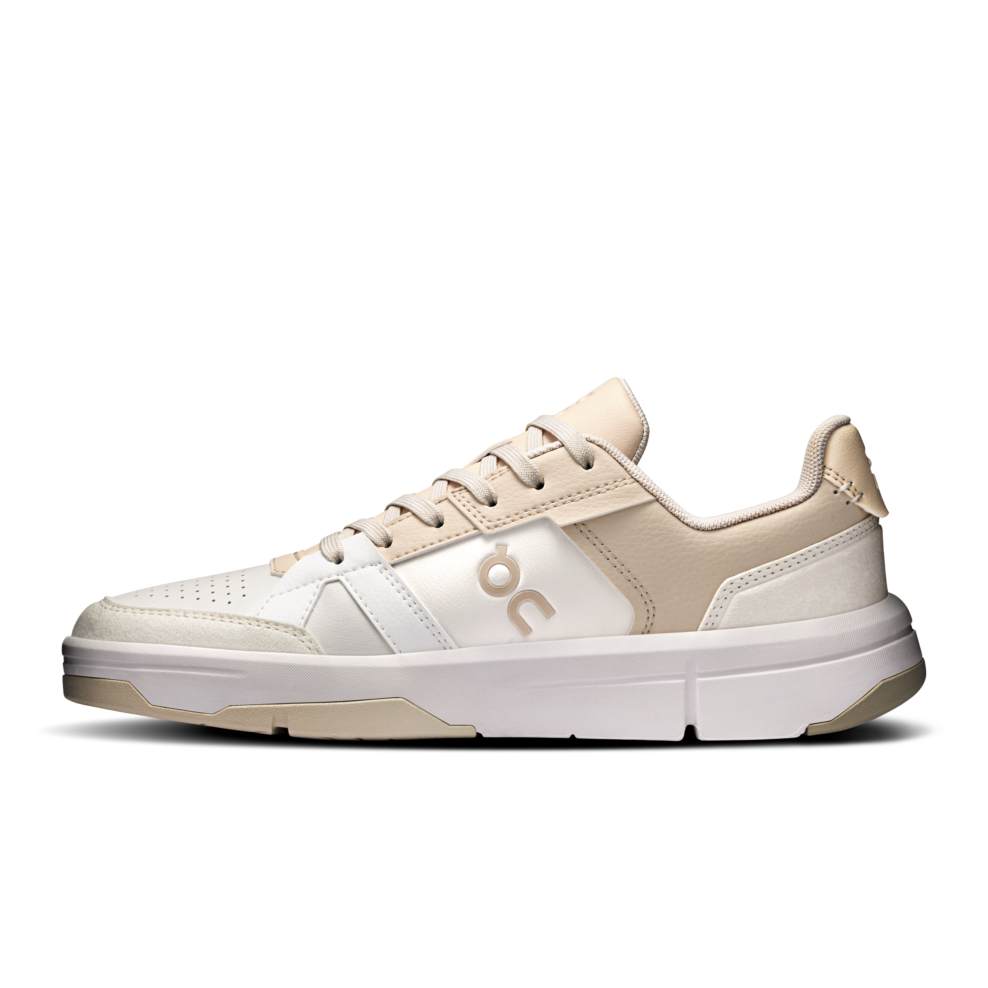 On THE ROGER Clubhouse White & Pearl Femme Tennis Chaussures