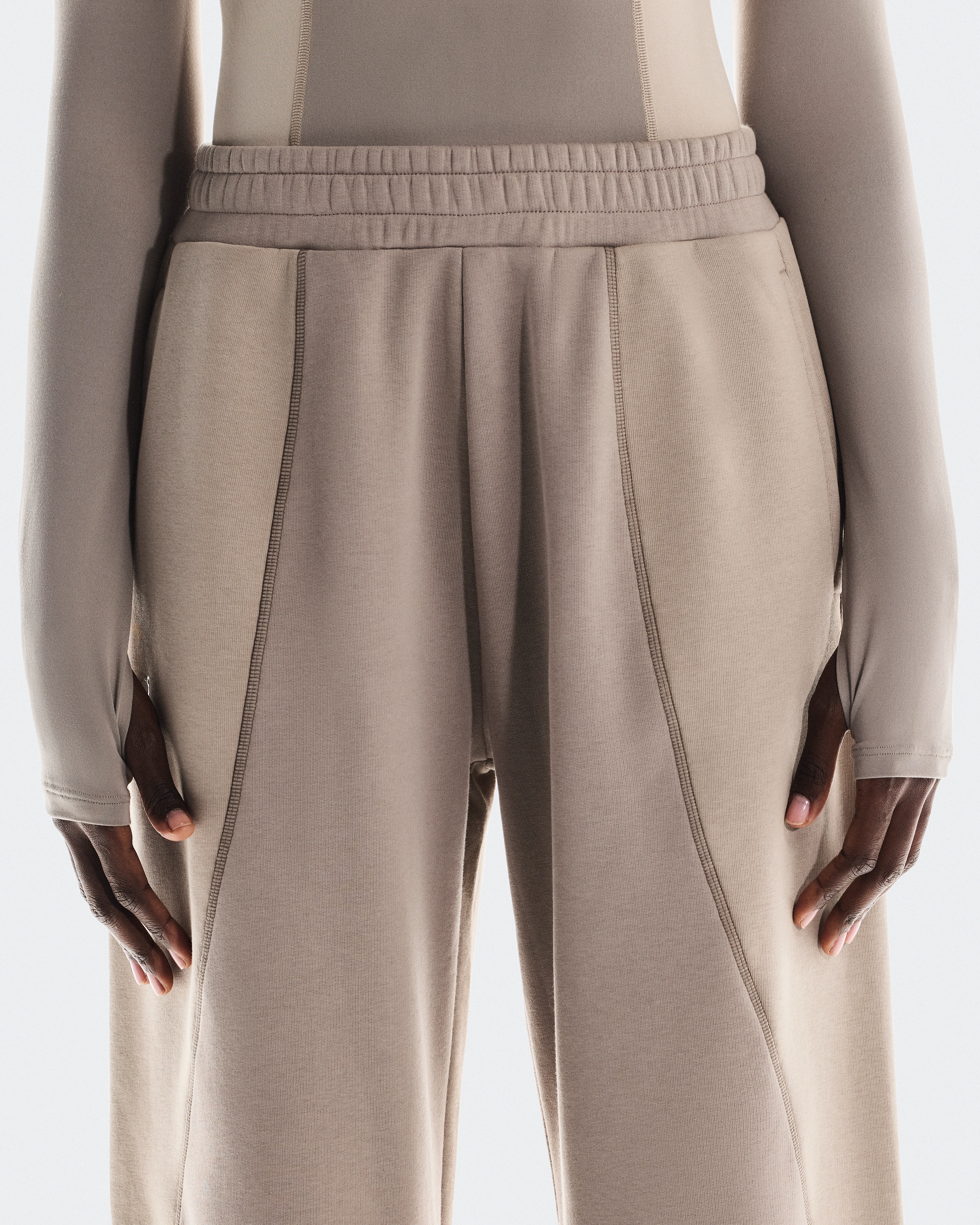 On Club Loose Pants FKA Cinder & Desert Femme Pantalons