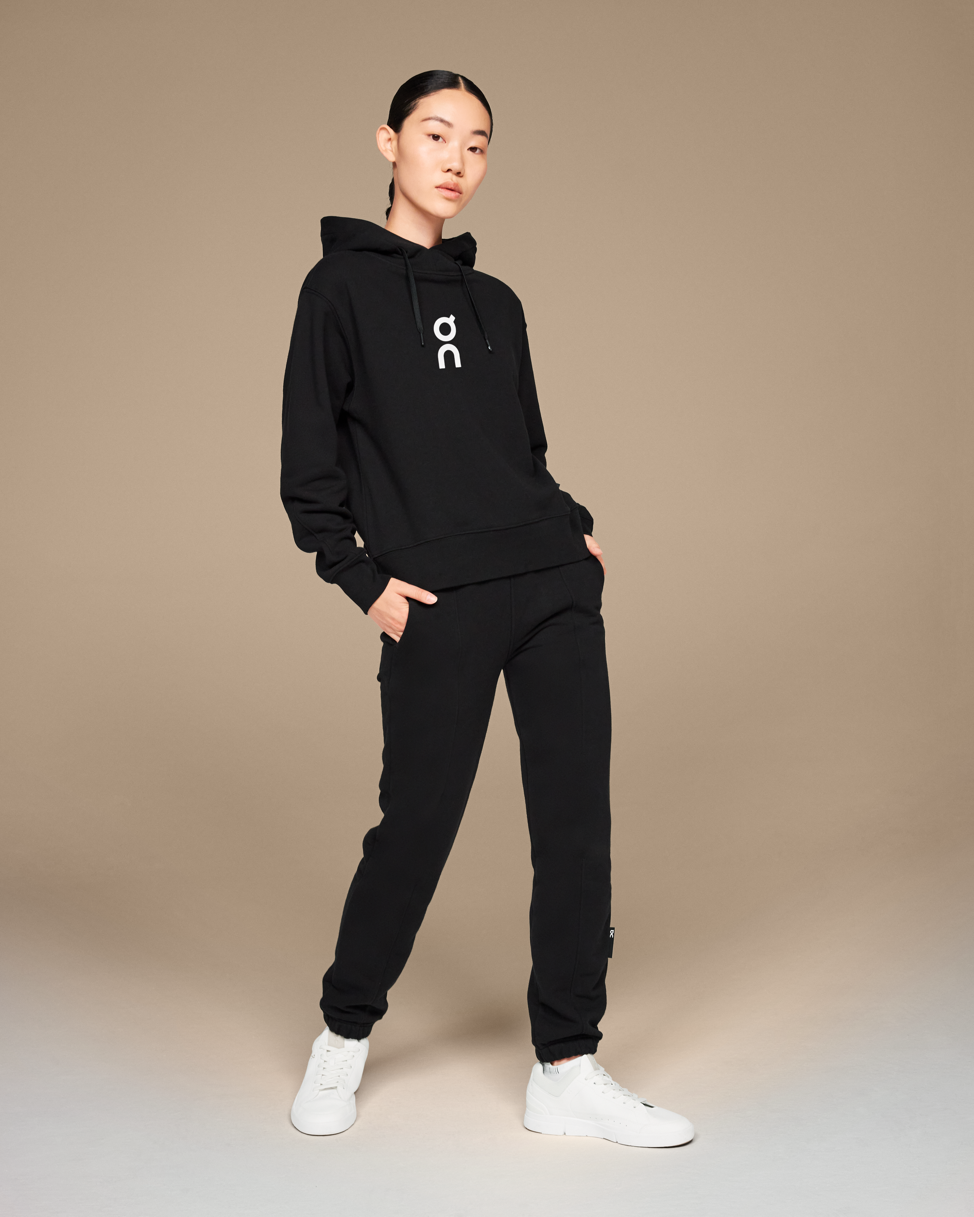 On Club Hoodie Black Femme Sweats à capuche et sweats