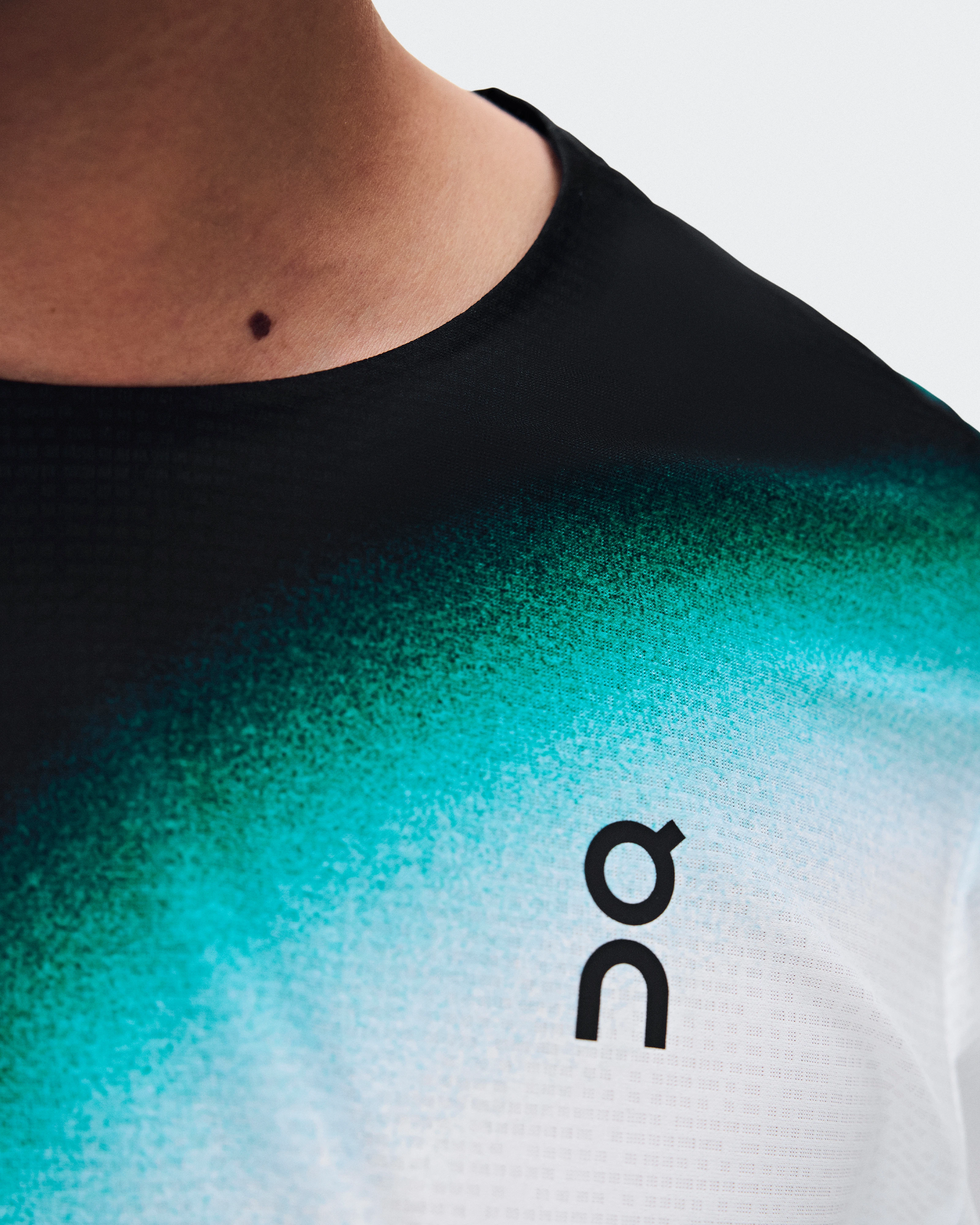 On Court-T Swing Black & Neem Homme Hauts et t-shirts