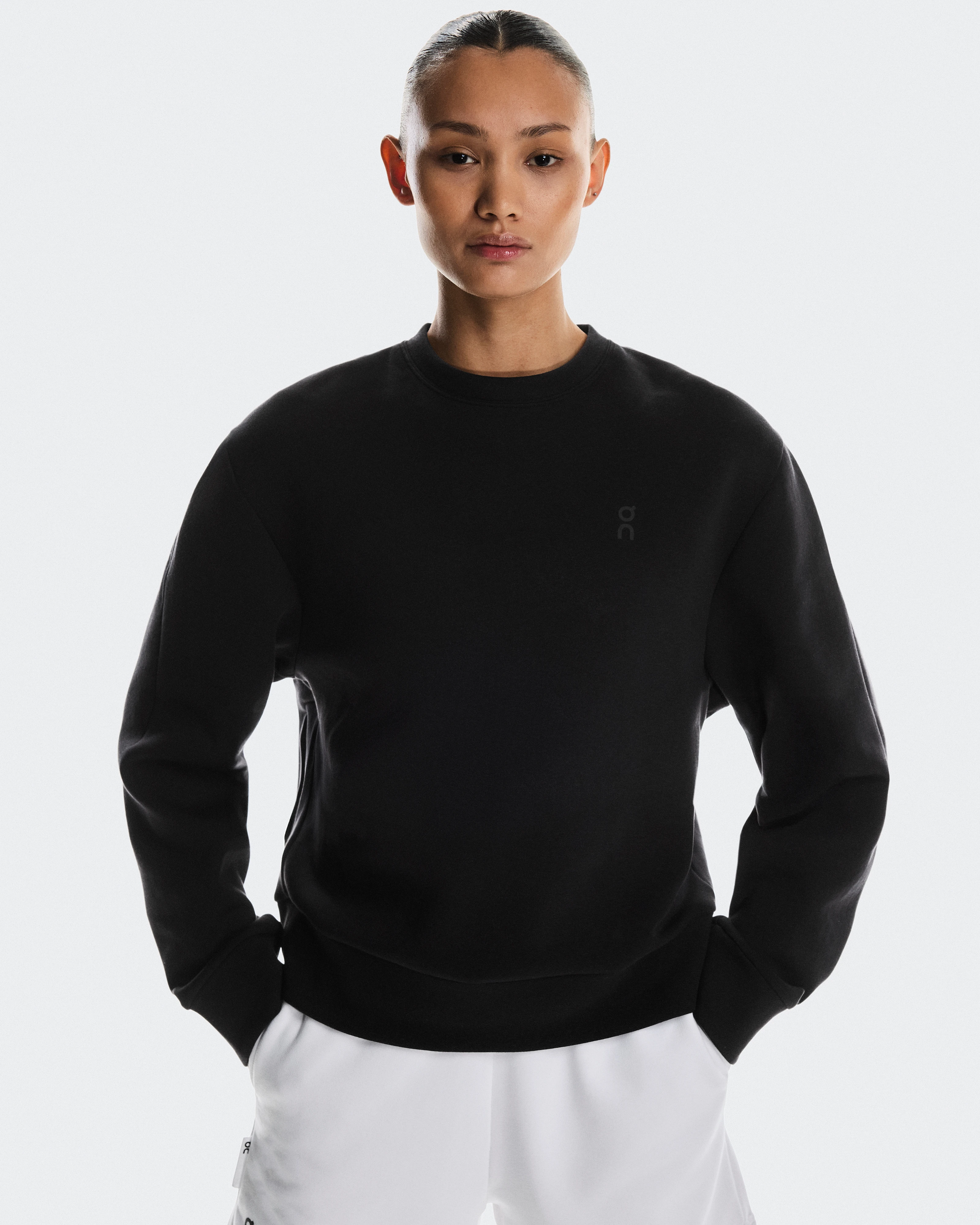 On Focus Tech Crew Black Femme Sweats à capuche et sweats