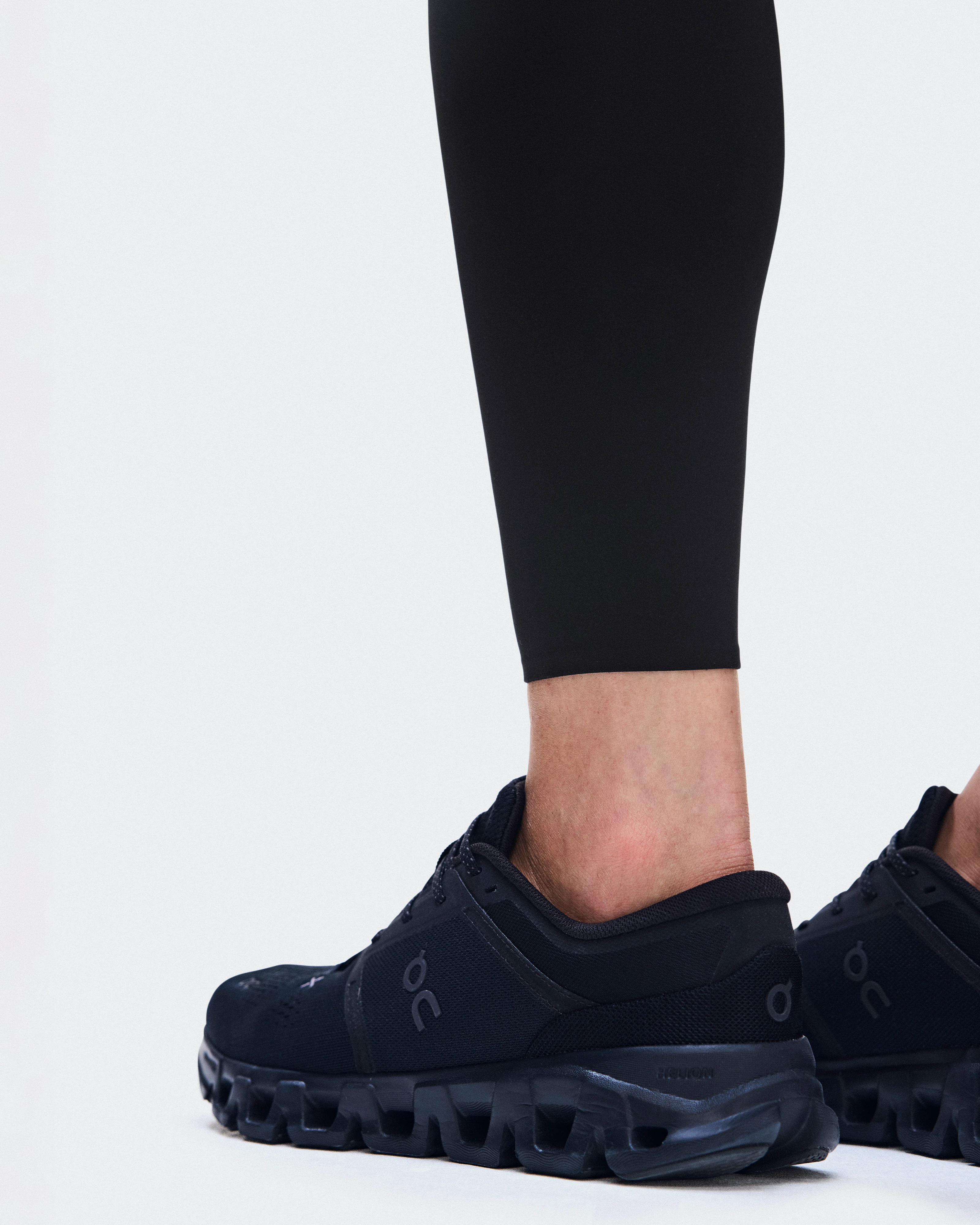 On Train Tights Black Femme Leggings