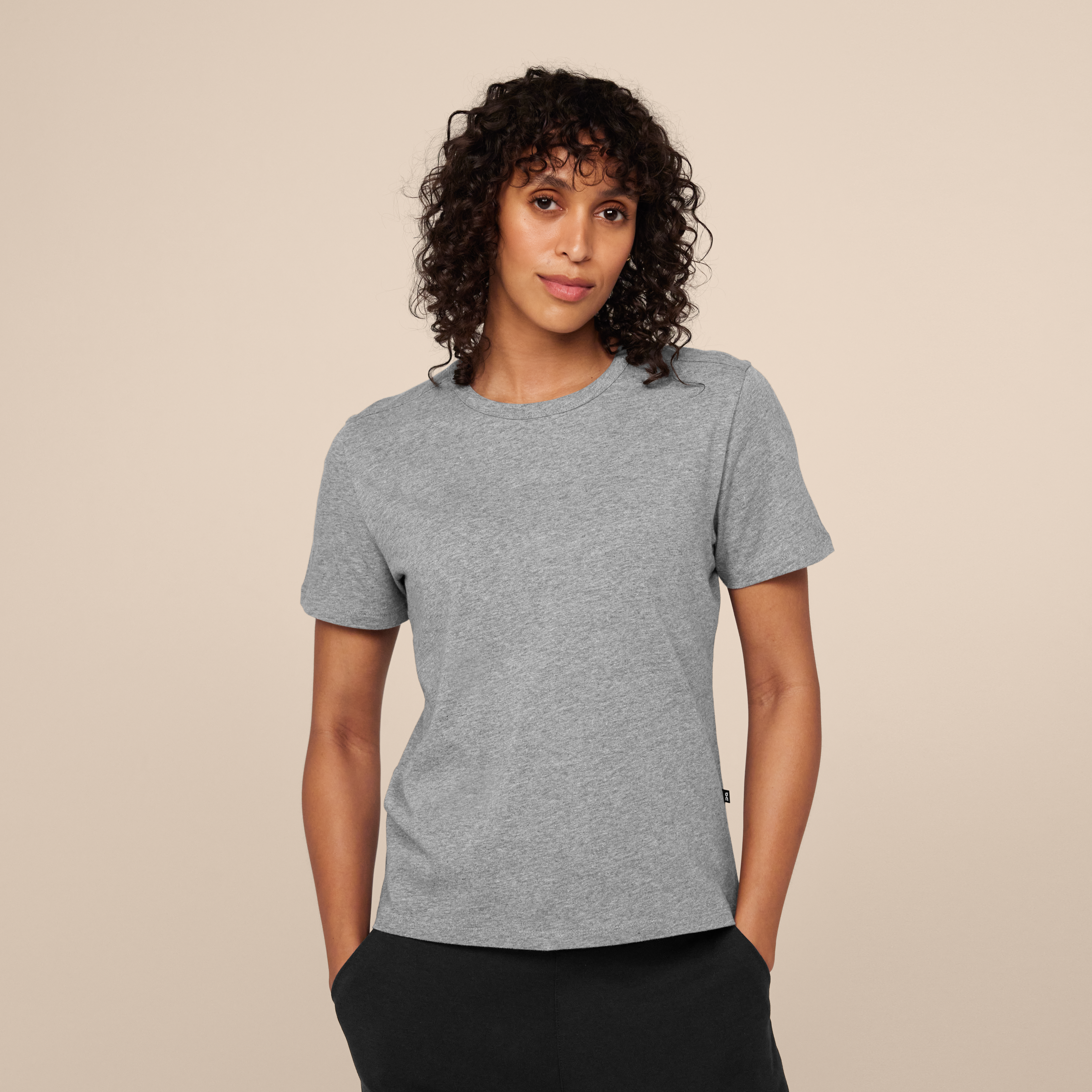 On On-T Grey Femme – Vêtements du quotidien, respirant, doux Hauts et t-shirts
