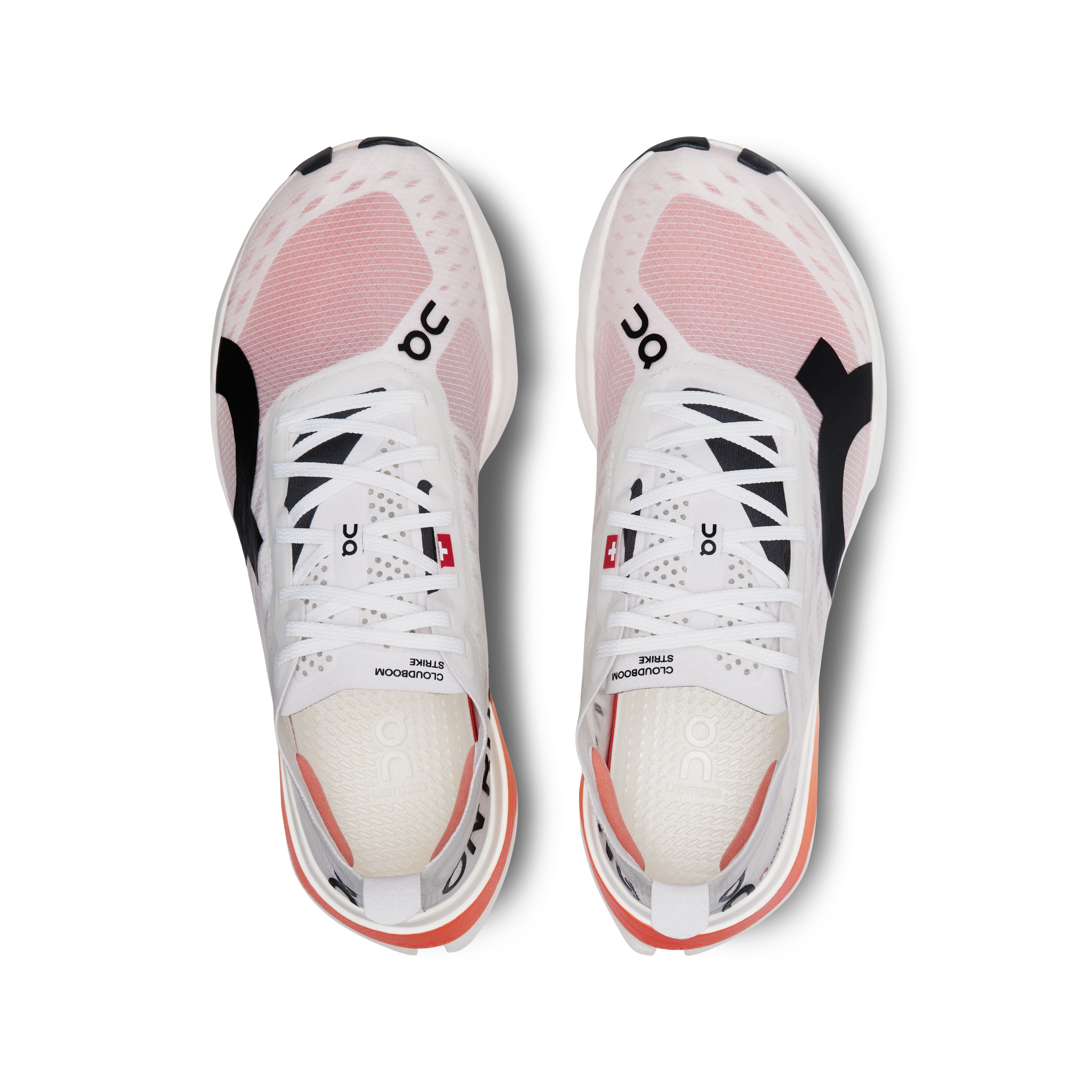 On Cloudboom Strike White & Black Femme Running sur route Chaussures