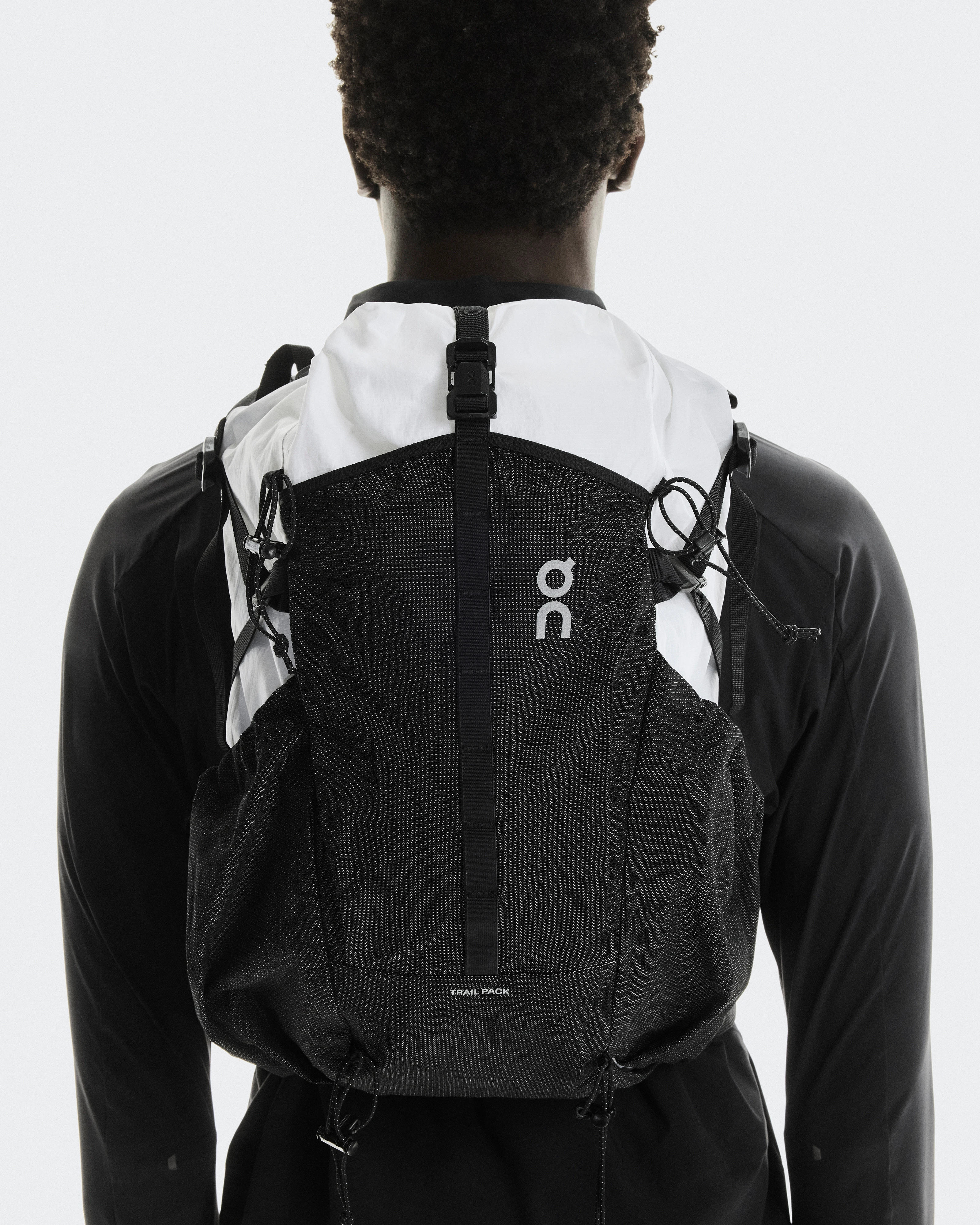 On Trail Pack 20L White & Black Unisexe Sacs