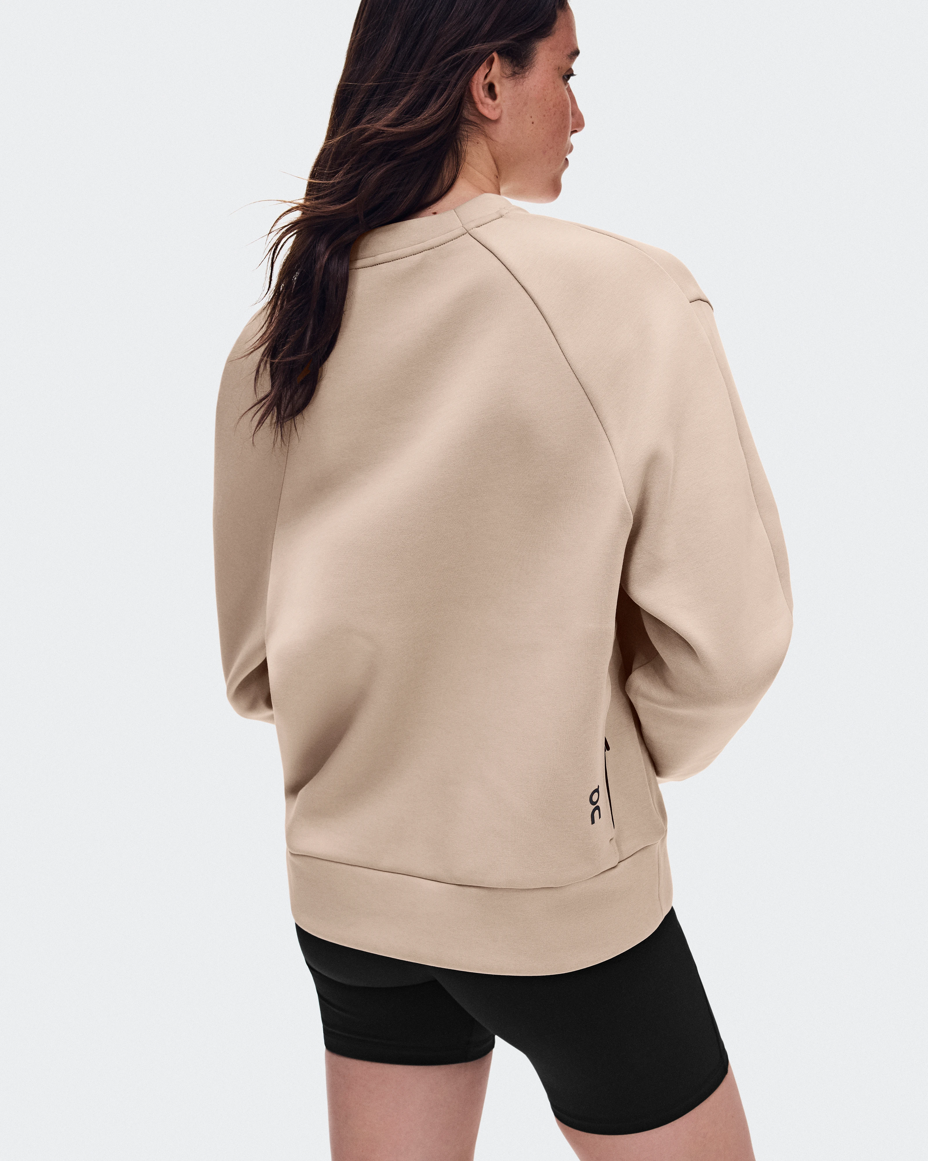 On Focus Tech Crew Desert Femme Sweats à capuche et sweats
