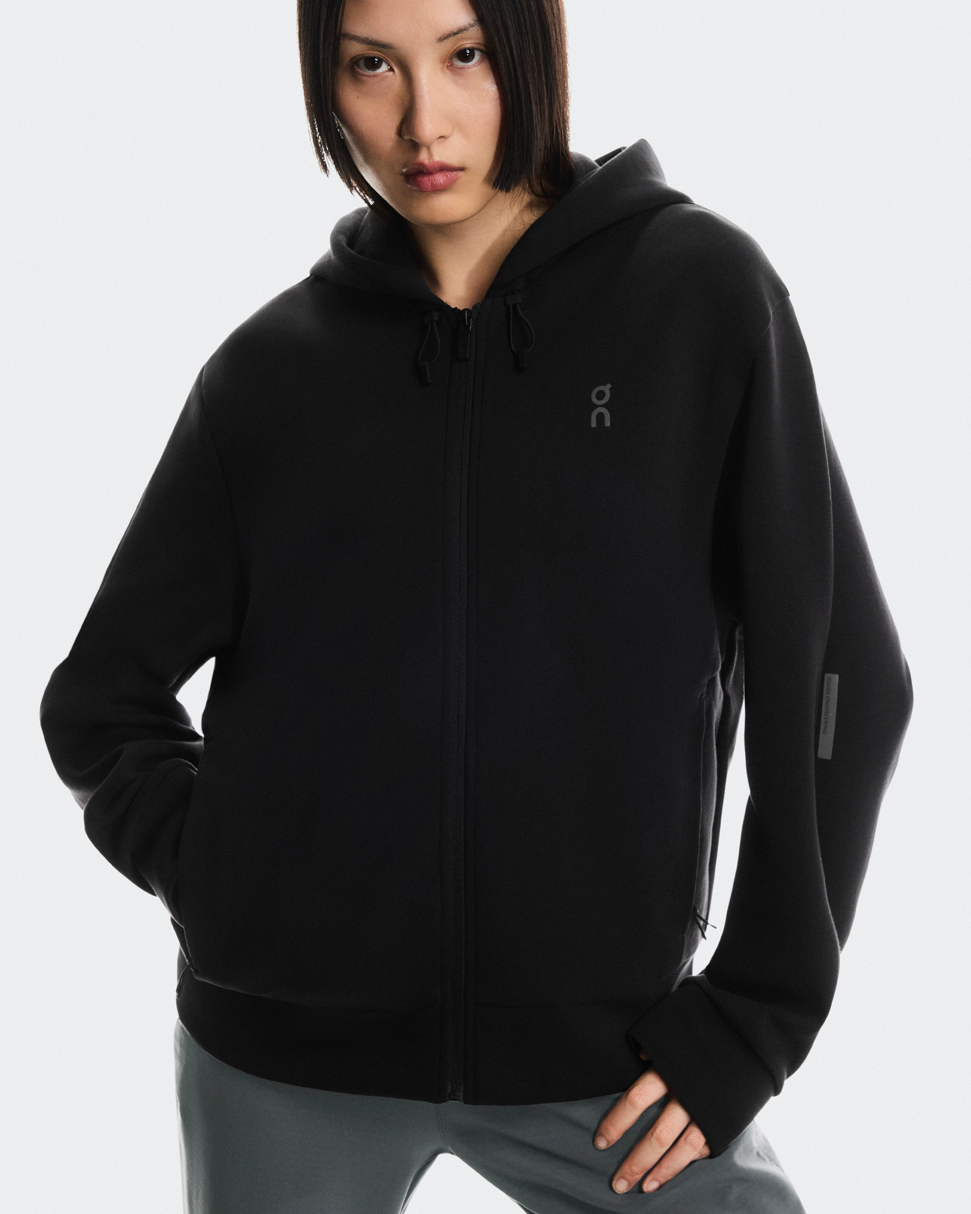 On Focus Tech Zip Hoodie Black Femme Sweats à capuche et sweats