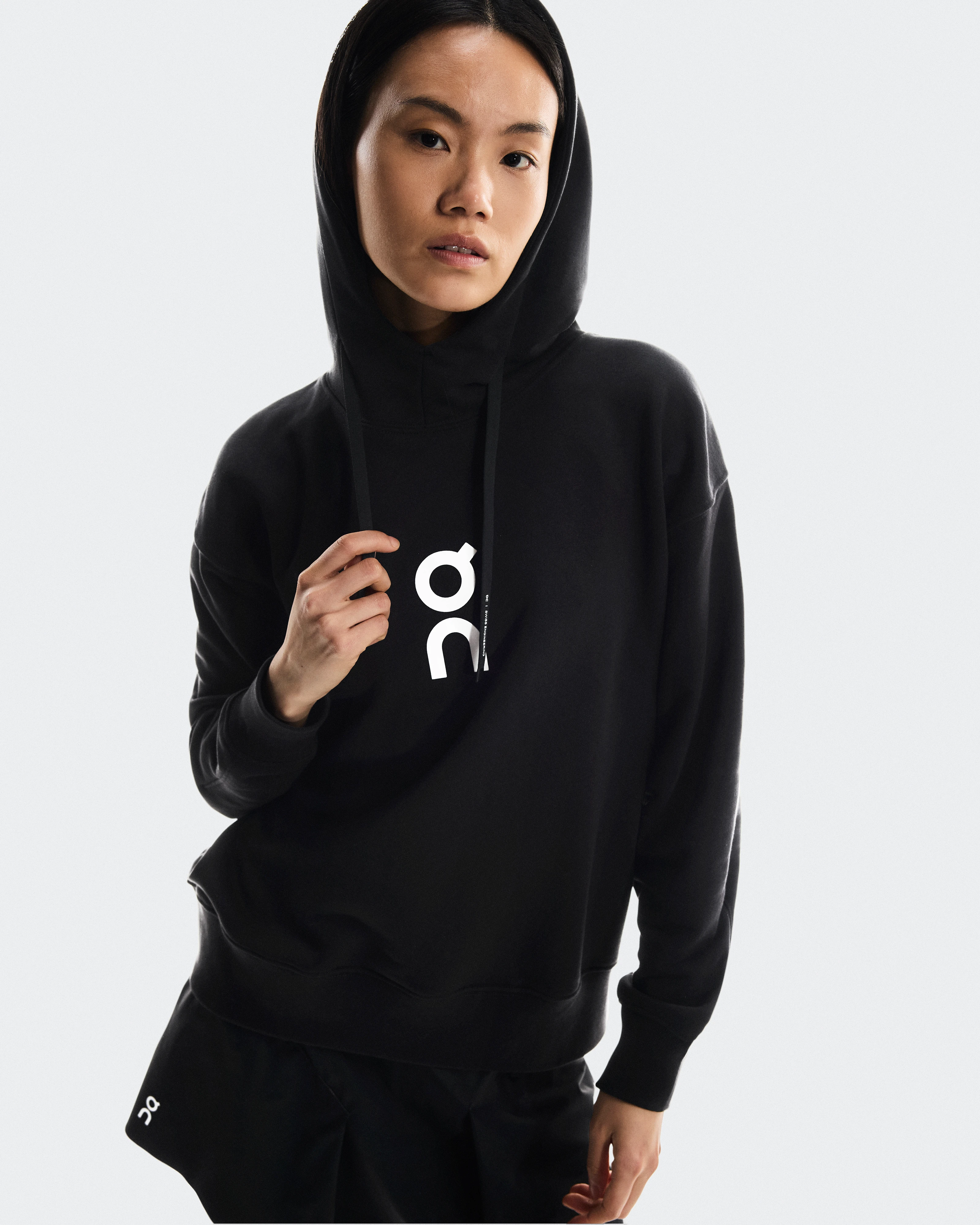 On Club Hoodie Tennis Black Femme Sweats à capuche et sweats