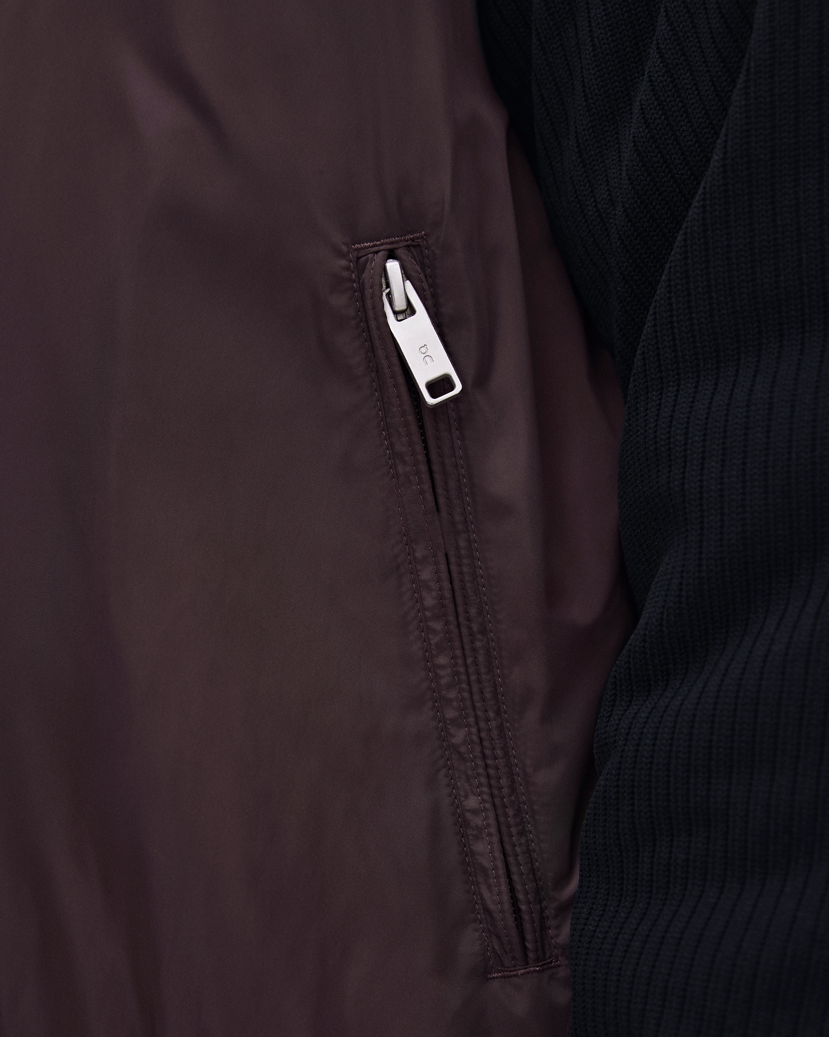 On Courtside Bomber Mulberry & Black Homme Vestes