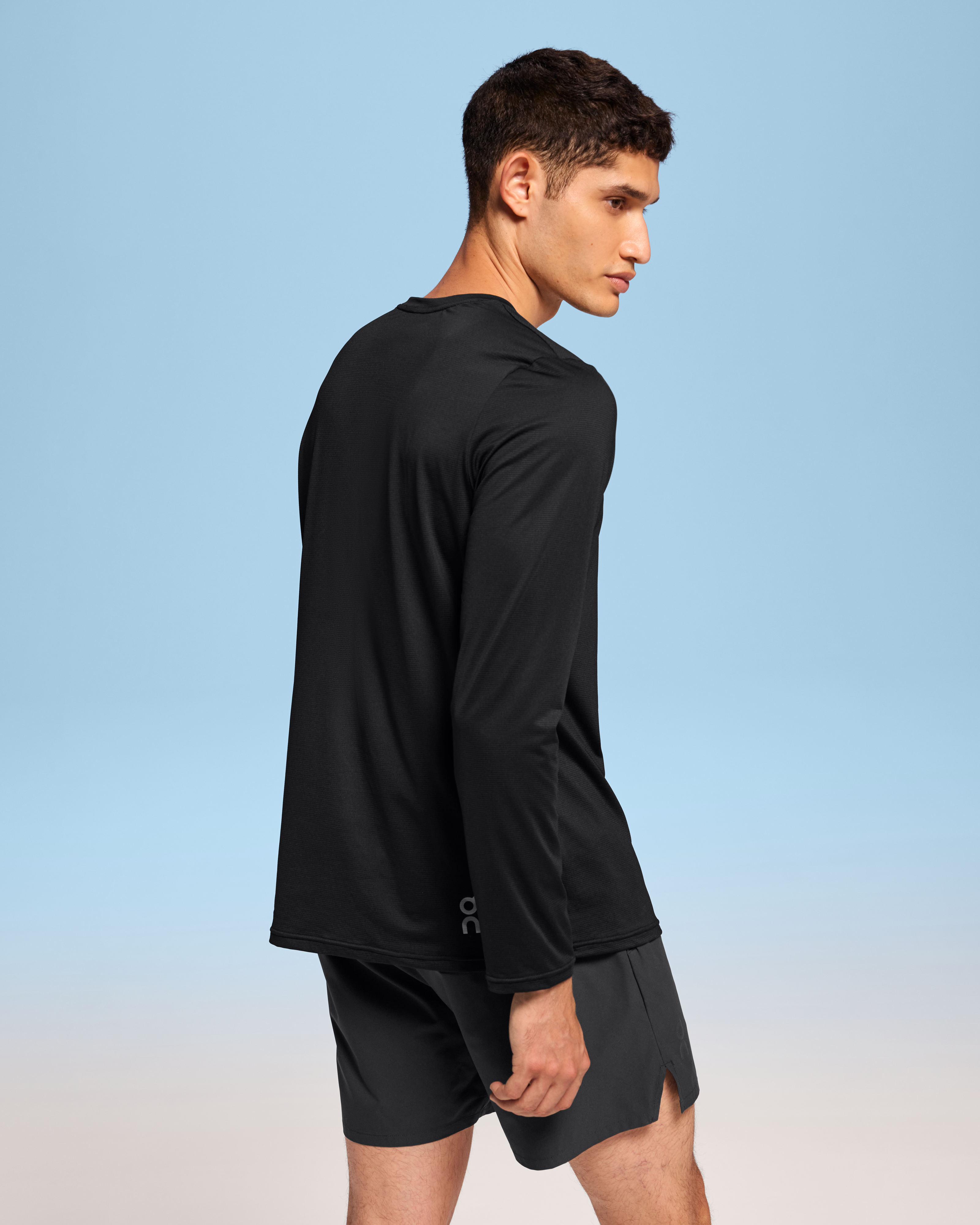 On Core Long-T Black Homme Hauts et t-shirts