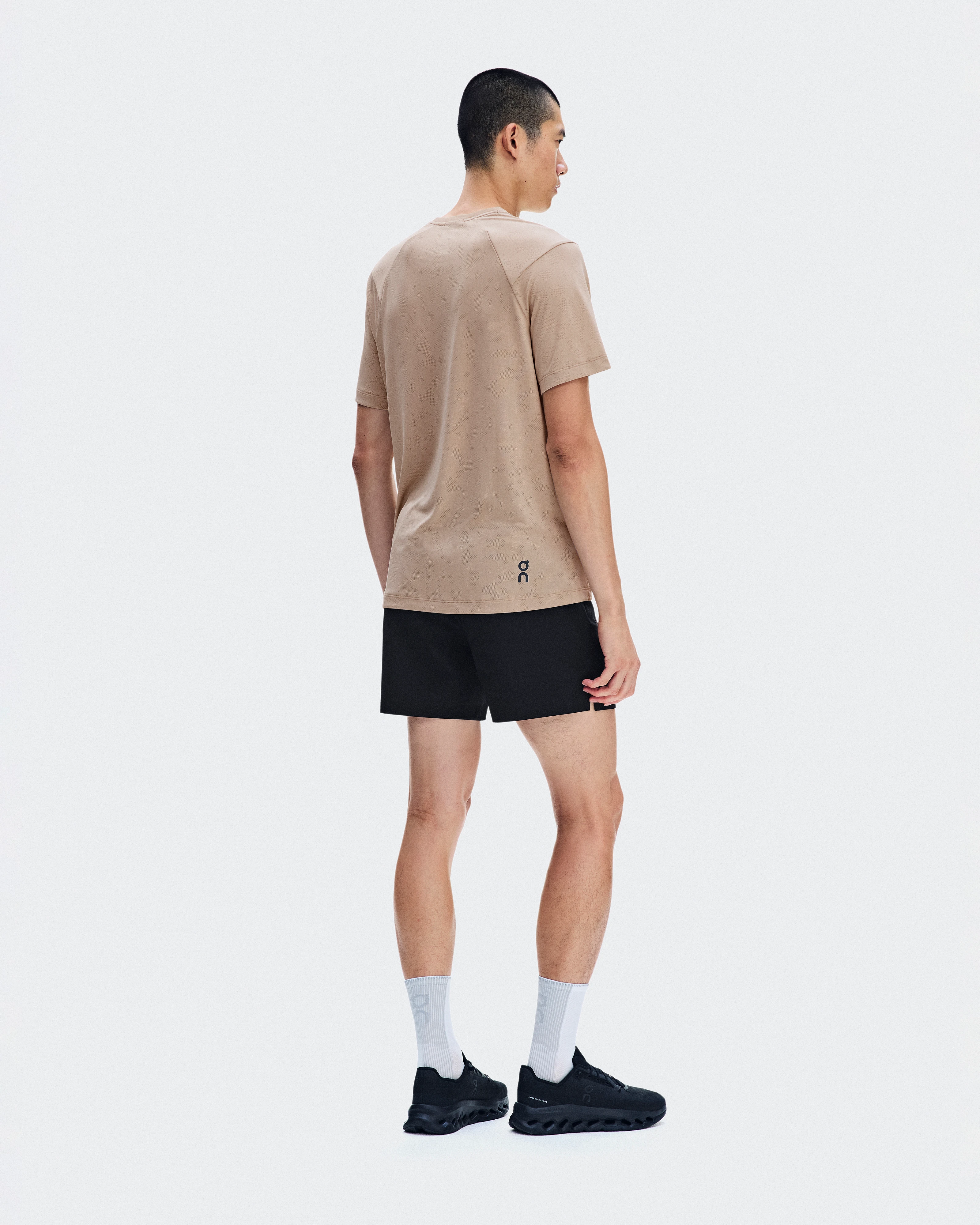 On Core-T Grid Desert Homme Hauts et t-shirts