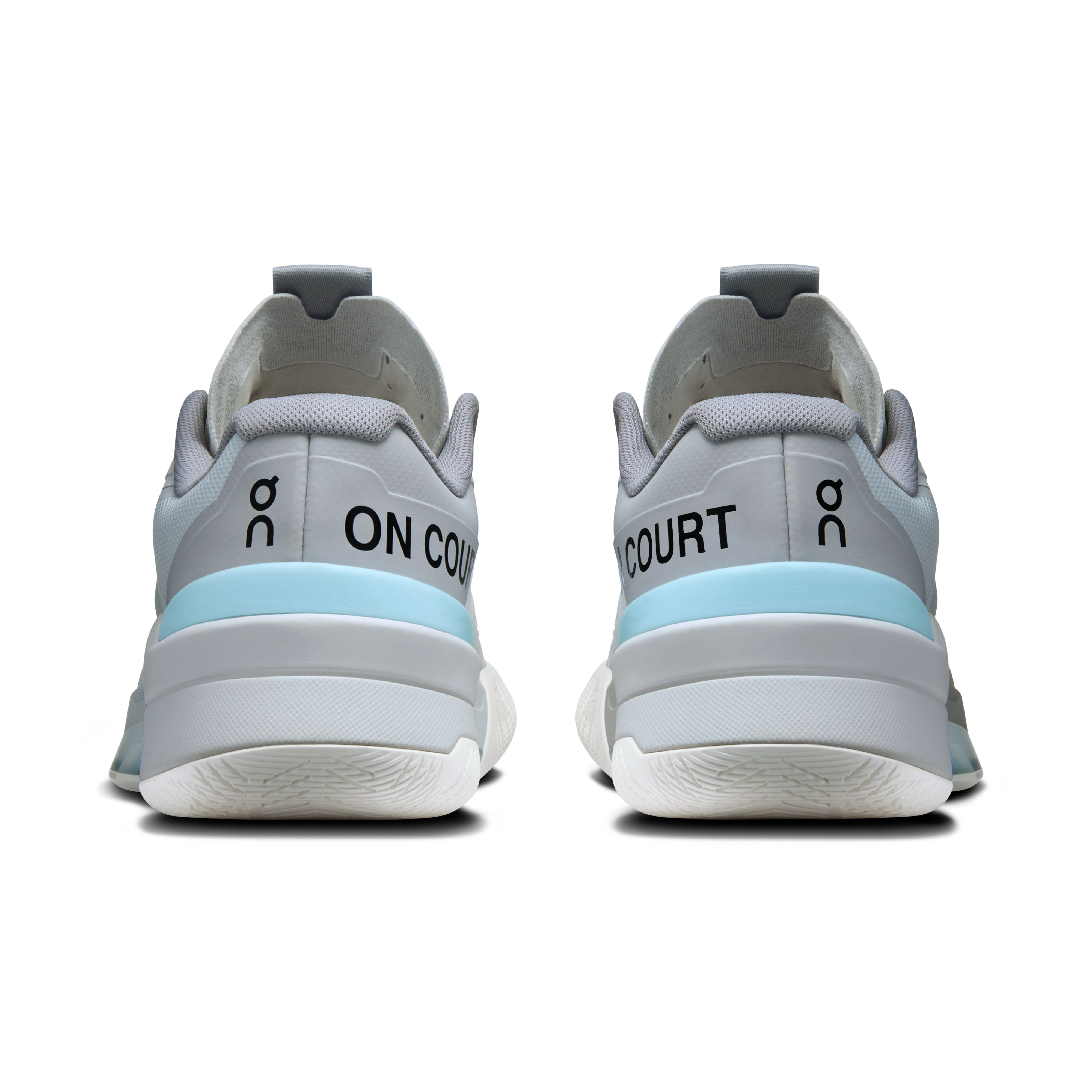 On THE ROGER Pro Fire Silver & White Femme Tennis Chaussures
