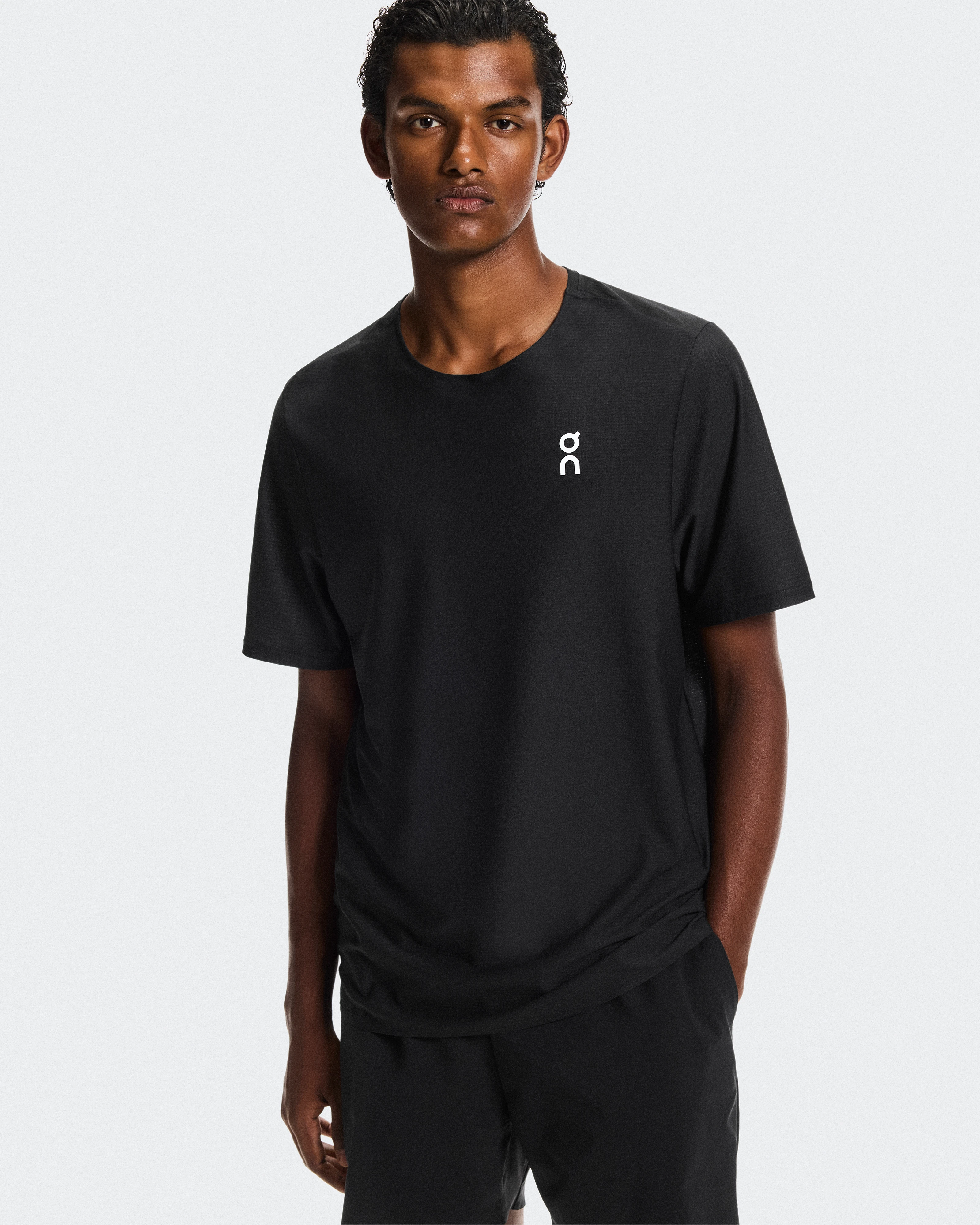 On Court-T Black Homme Hauts et t-shirts