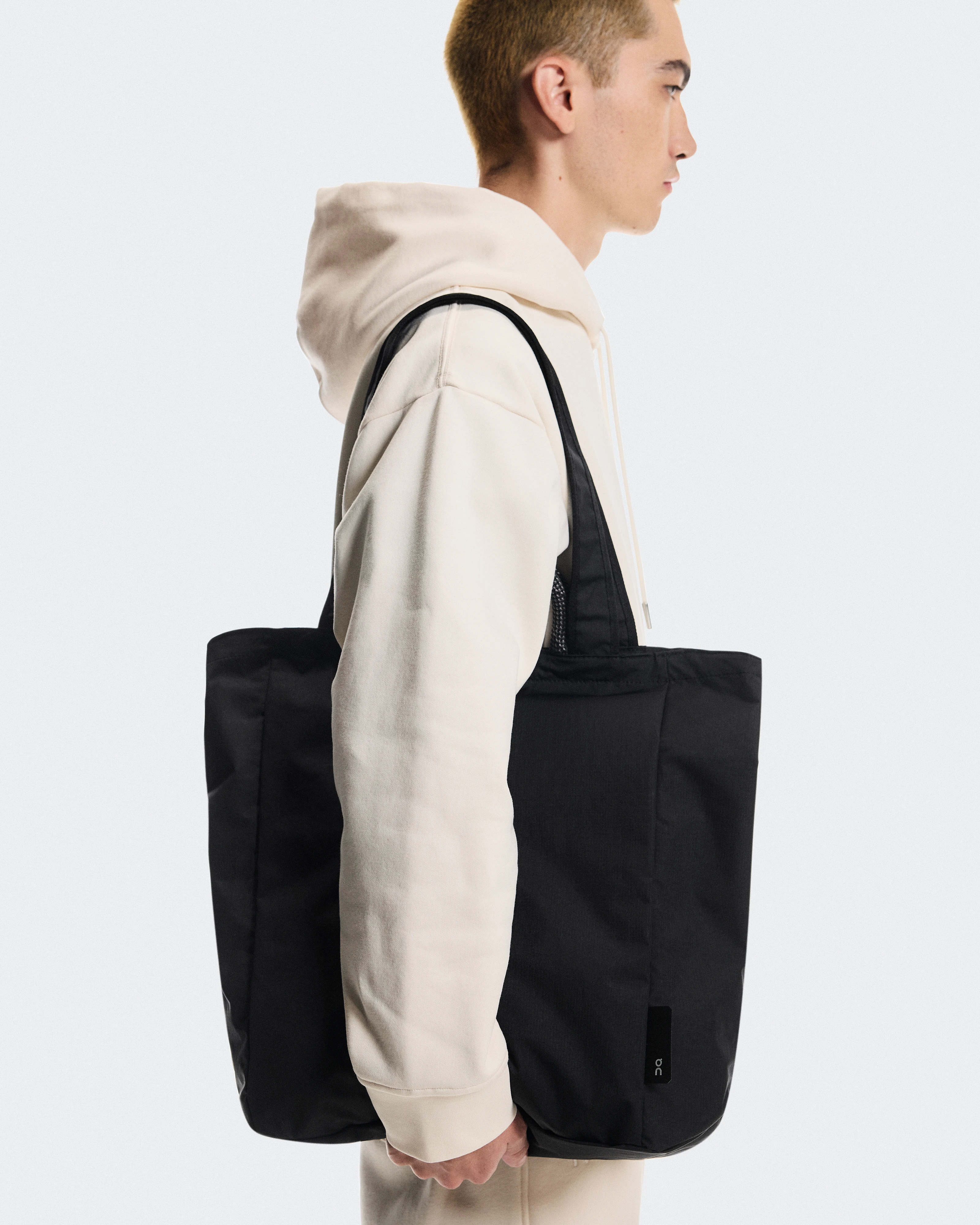 On Tote Pack 25L Black Unisexe Sacs