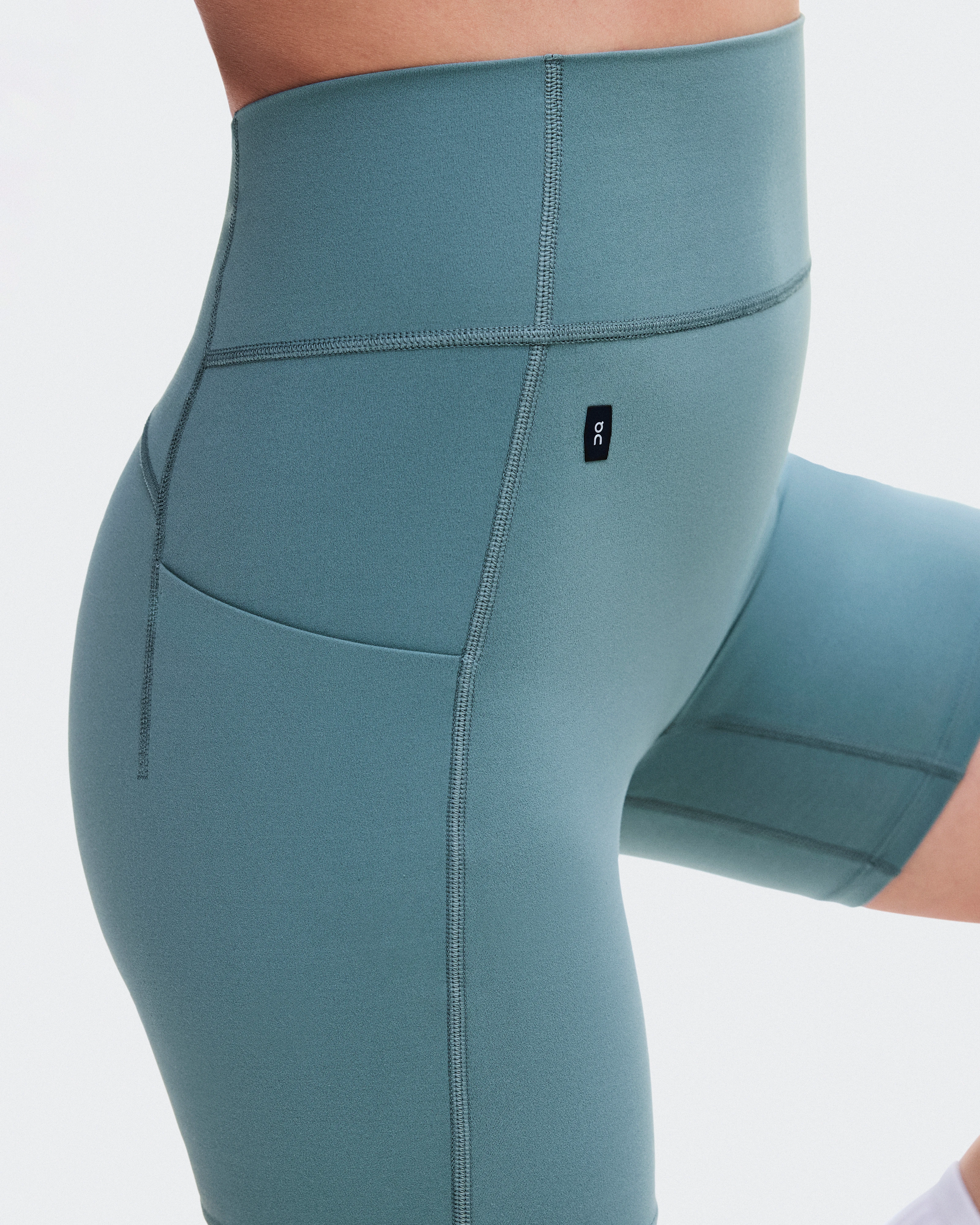 On Studio Leggings Short 6" Agave Femme Leggings