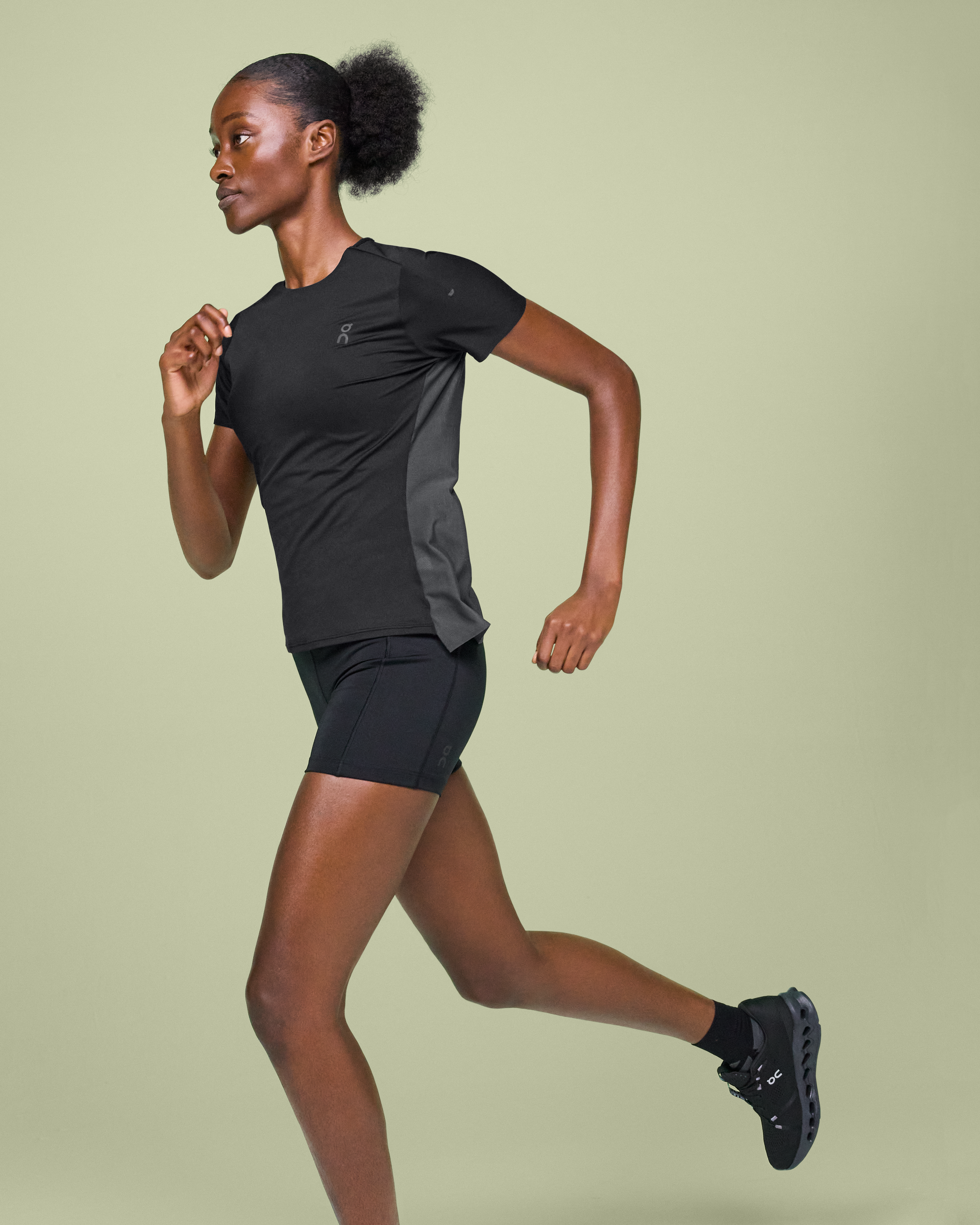 On Performance-T Black & Eclipse Femme Hauts et t-shirts