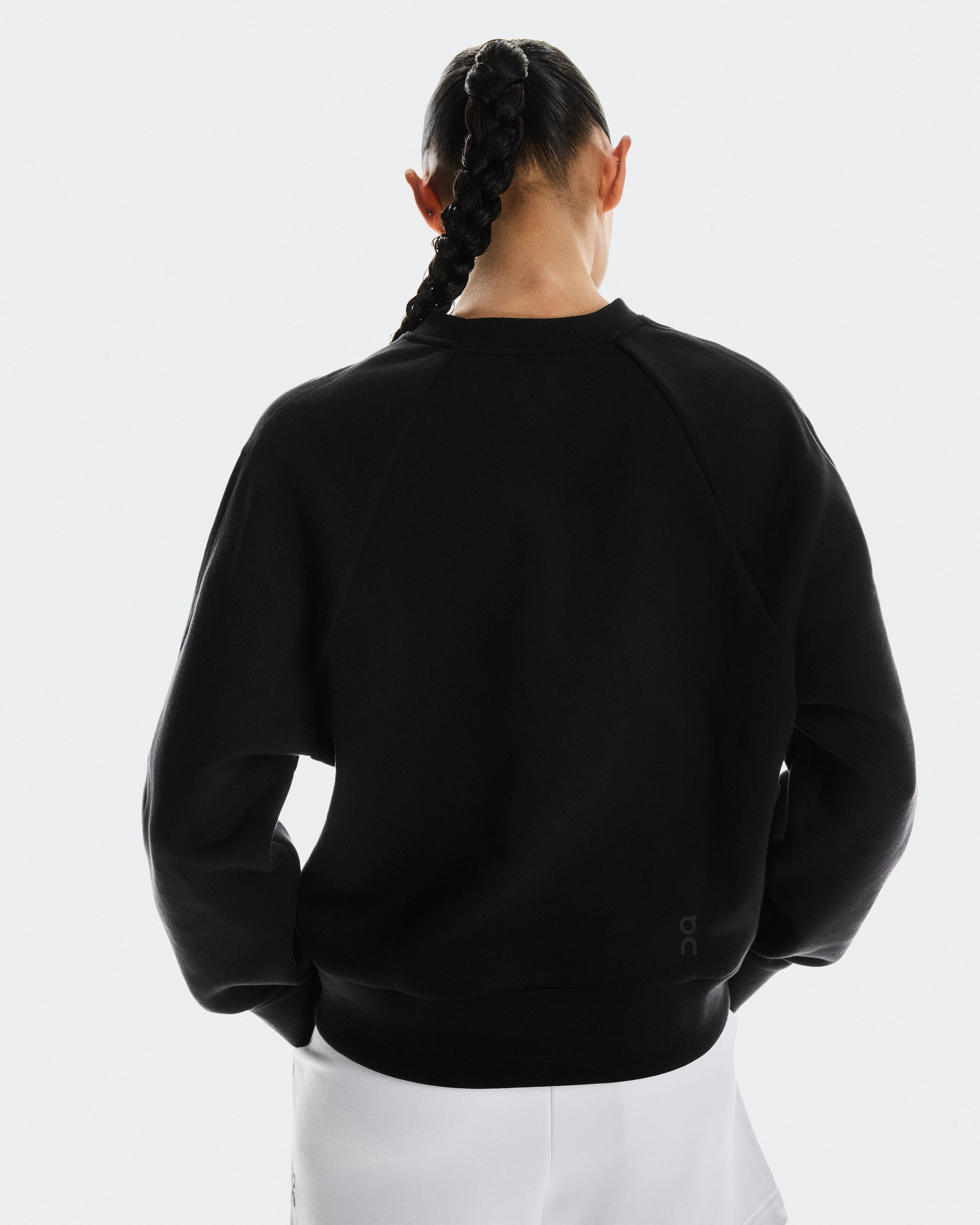 On Focus Tech Crew Black Femme Sweats à capuche et sweats