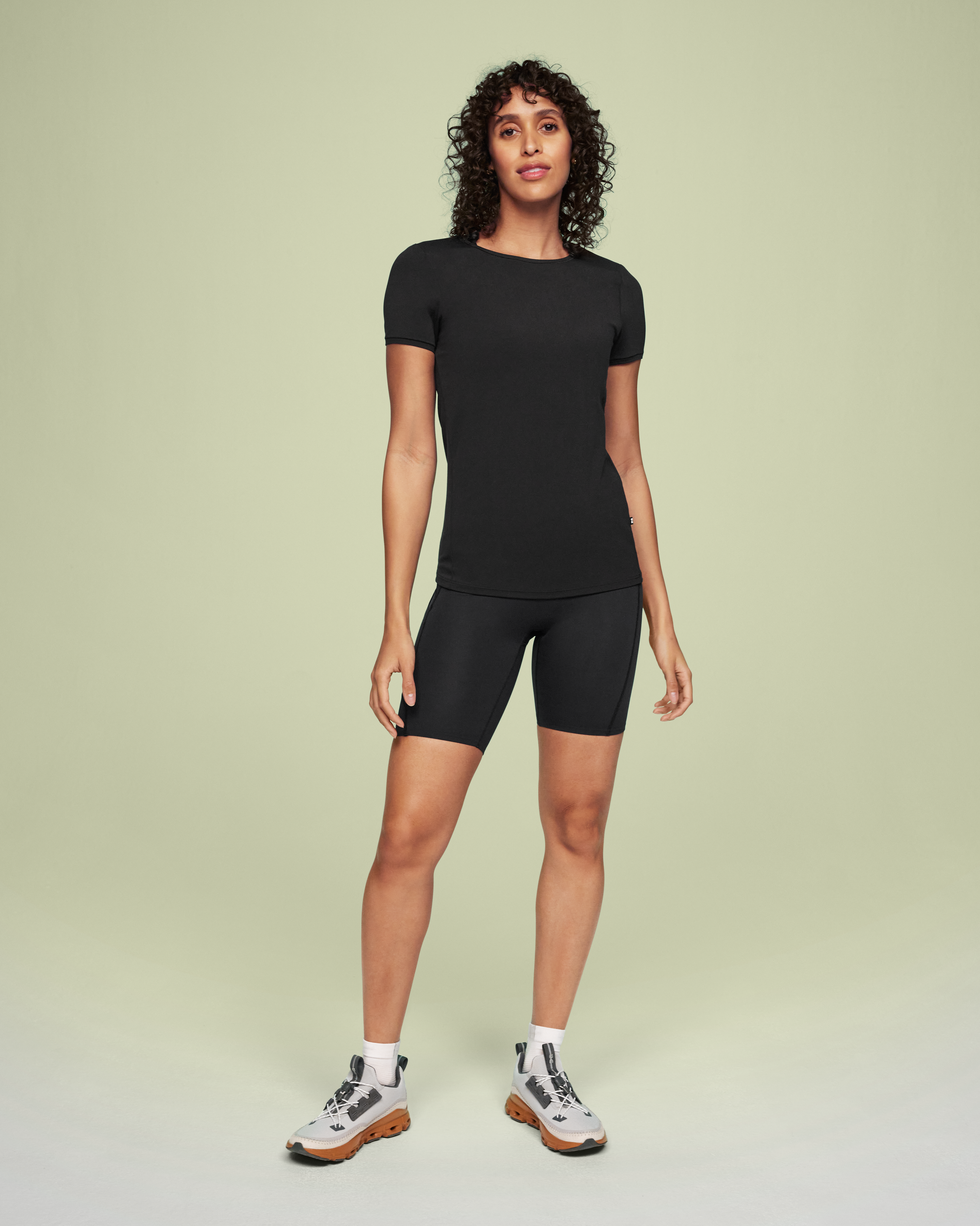 On Movement-T Black Femme Hauts et t-shirts