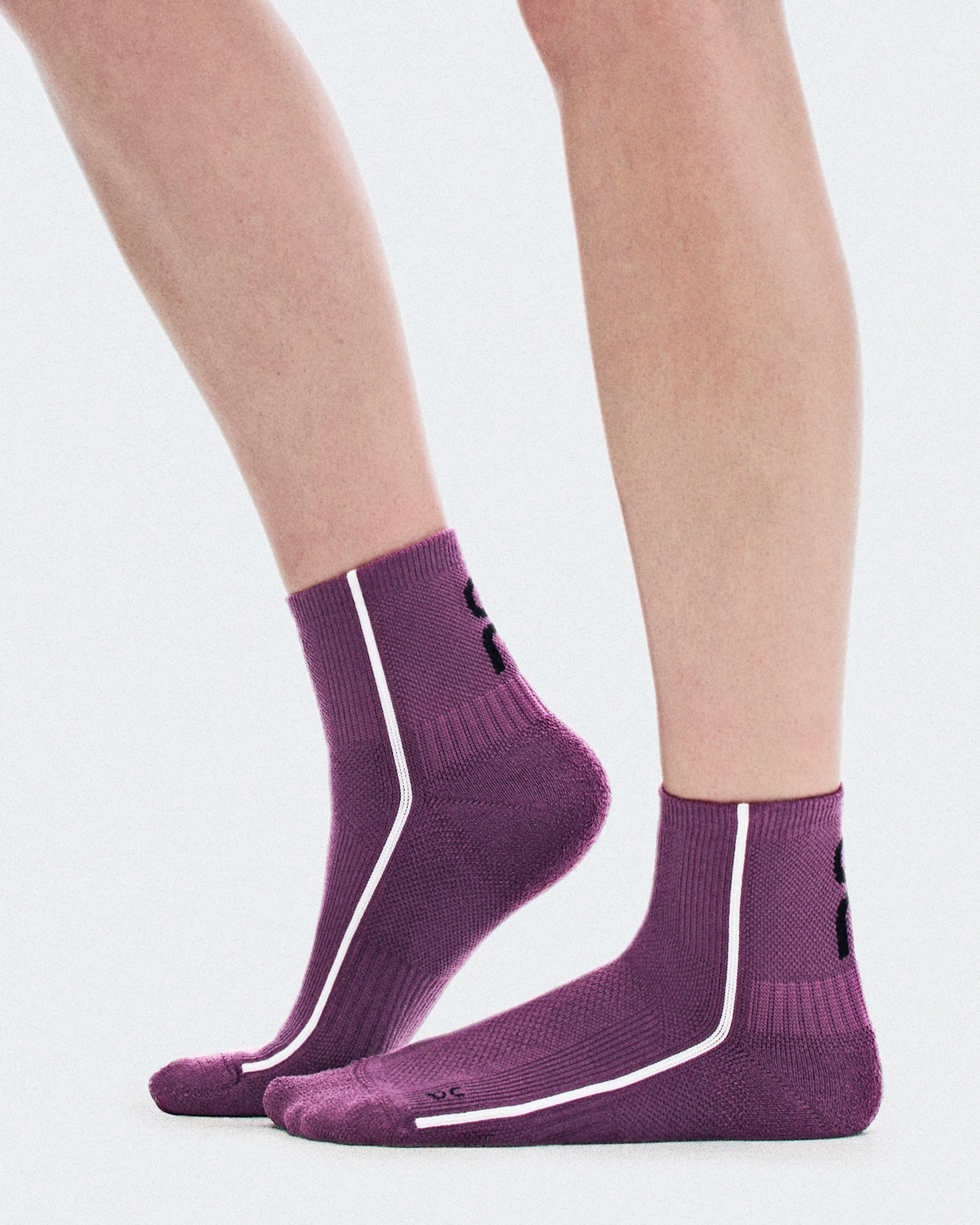 On Court Sock Mid Cassis & White Unisexe Chaussettes