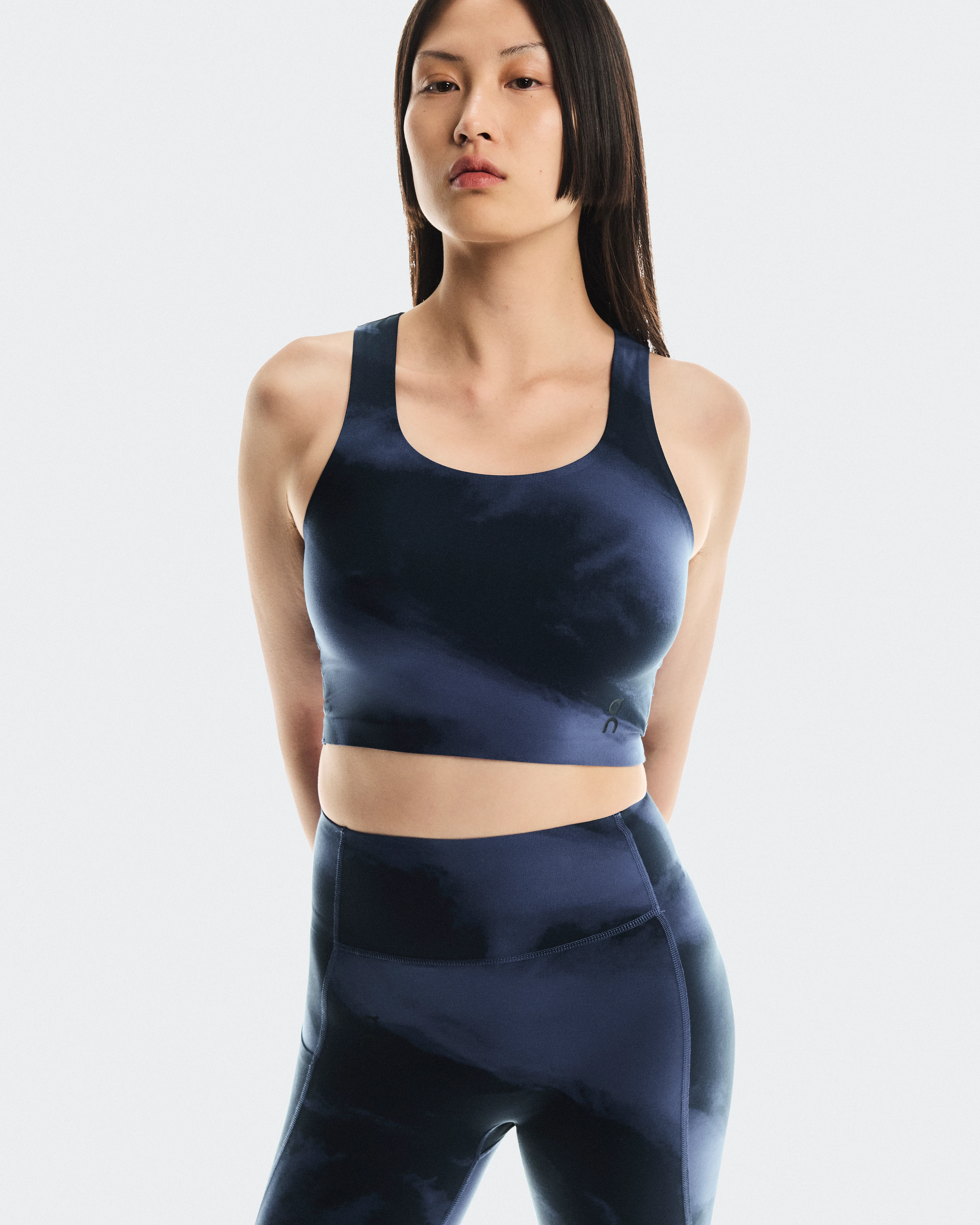 On Studio Open Back Crop Acai & Navy Femme Hauts et t-shirts