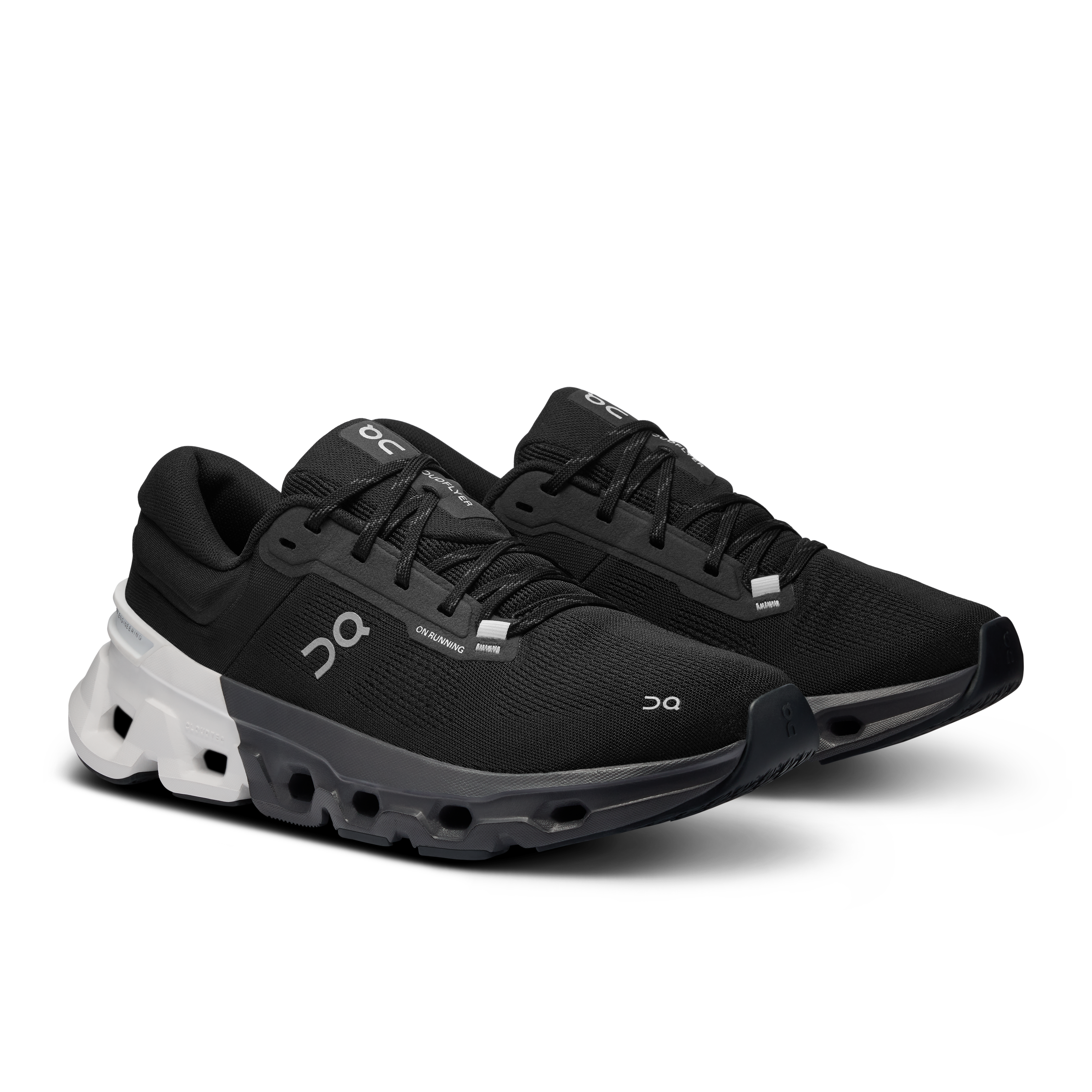 On Cloudflyer 5 Black & White Femme Running sur route Chaussures
