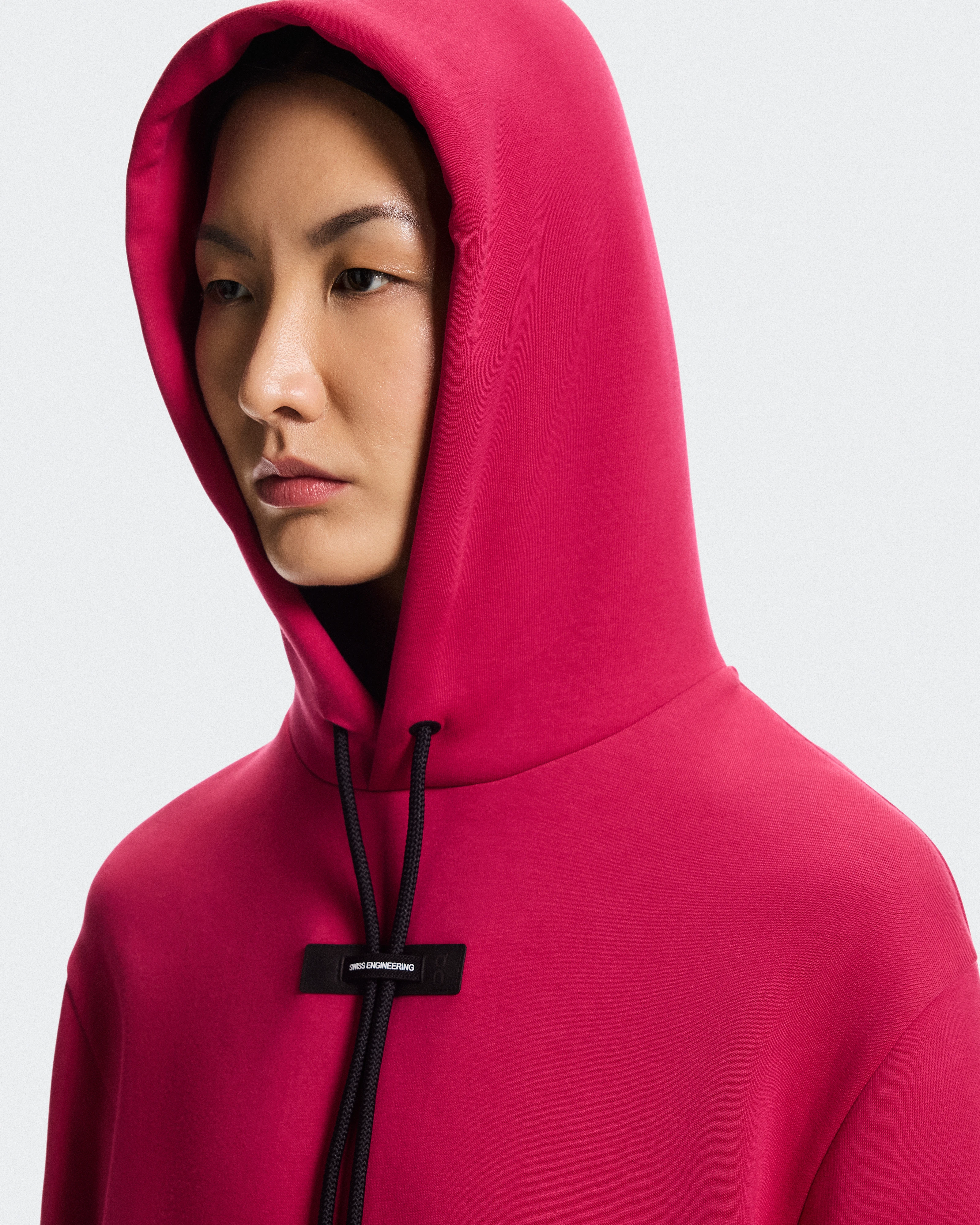 On Focus Tech Hoodie Grenadine Femme Sweats à capuche et sweats