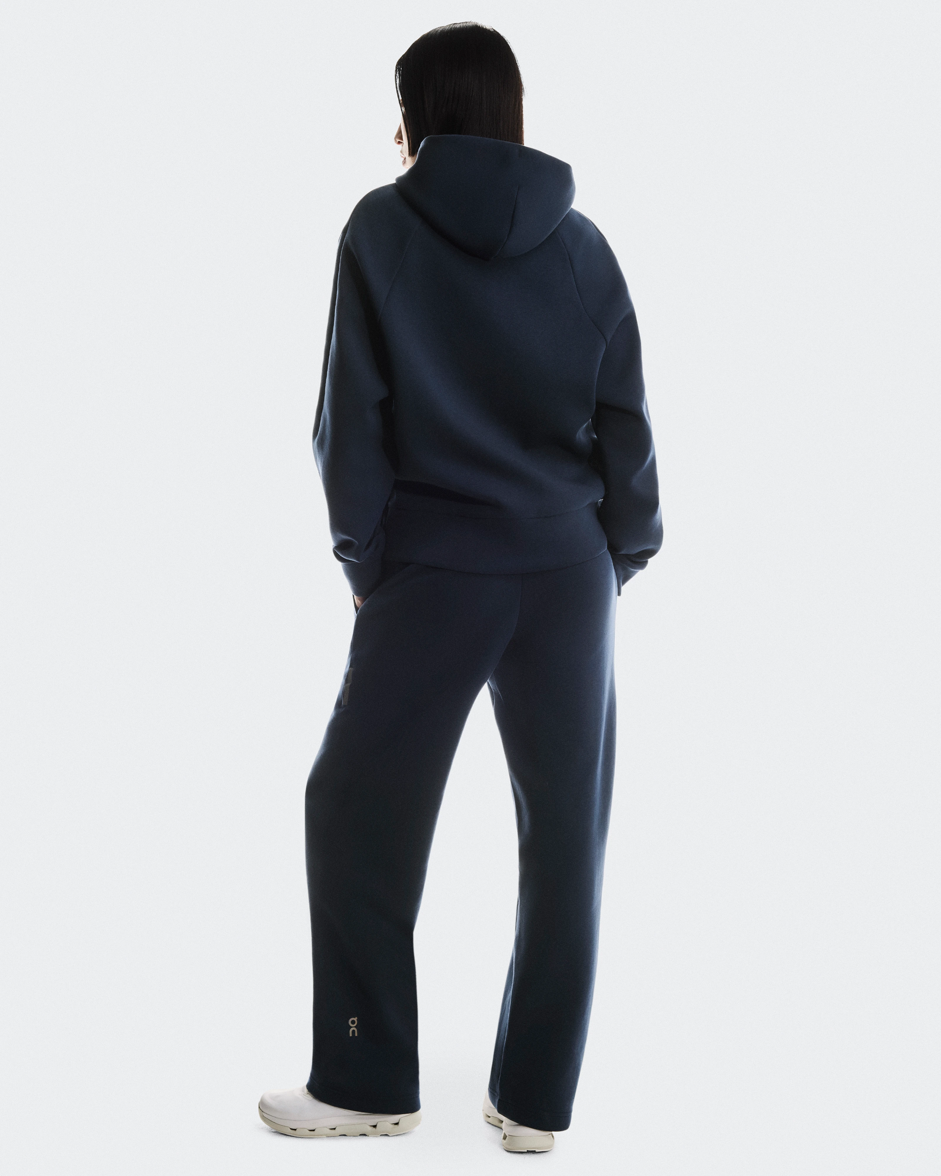 On Focus Tech Sweatpants Navy Femme Pantalons