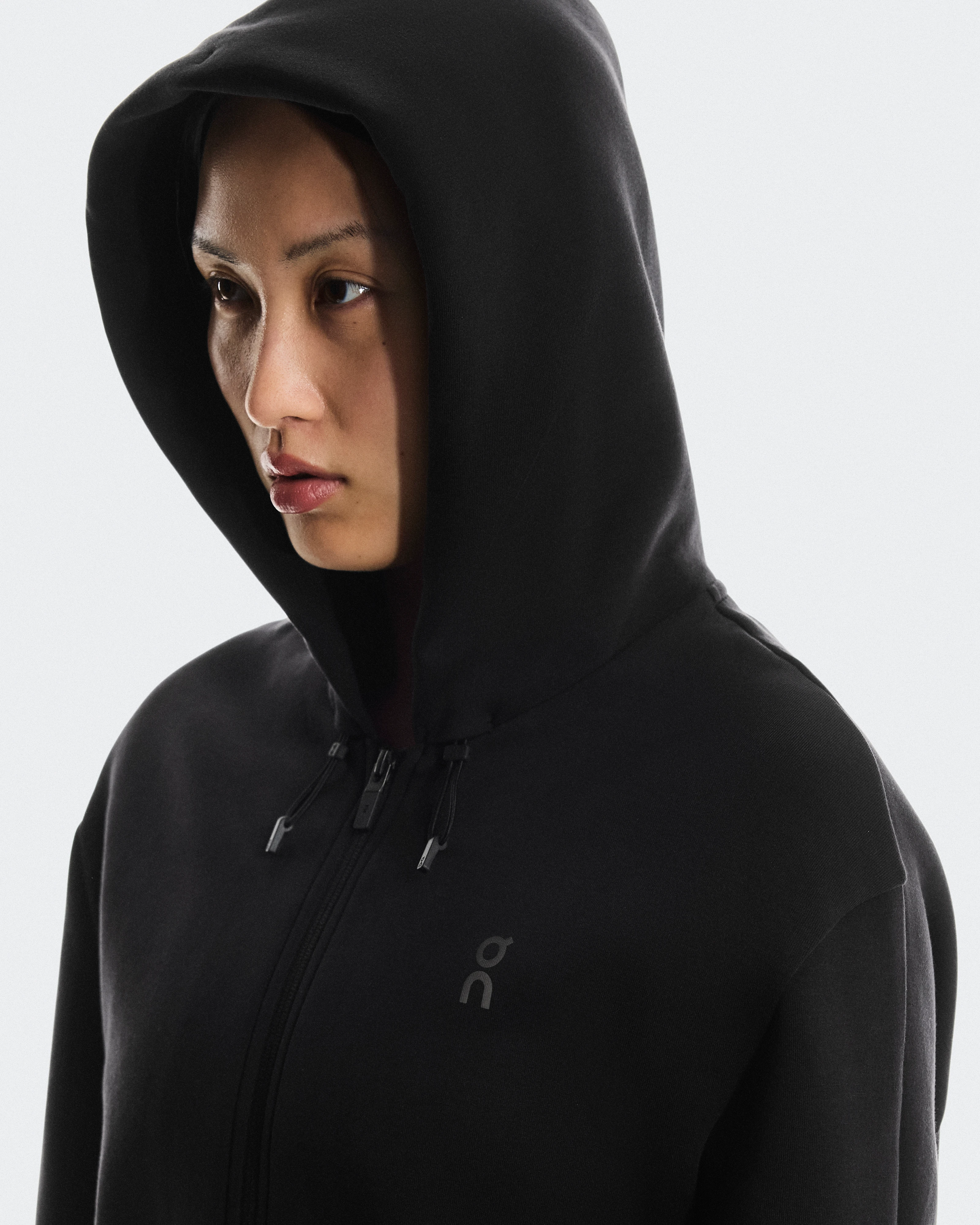 On Focus Tech Zip Hoodie Black Femme Sweats à capuche et sweats