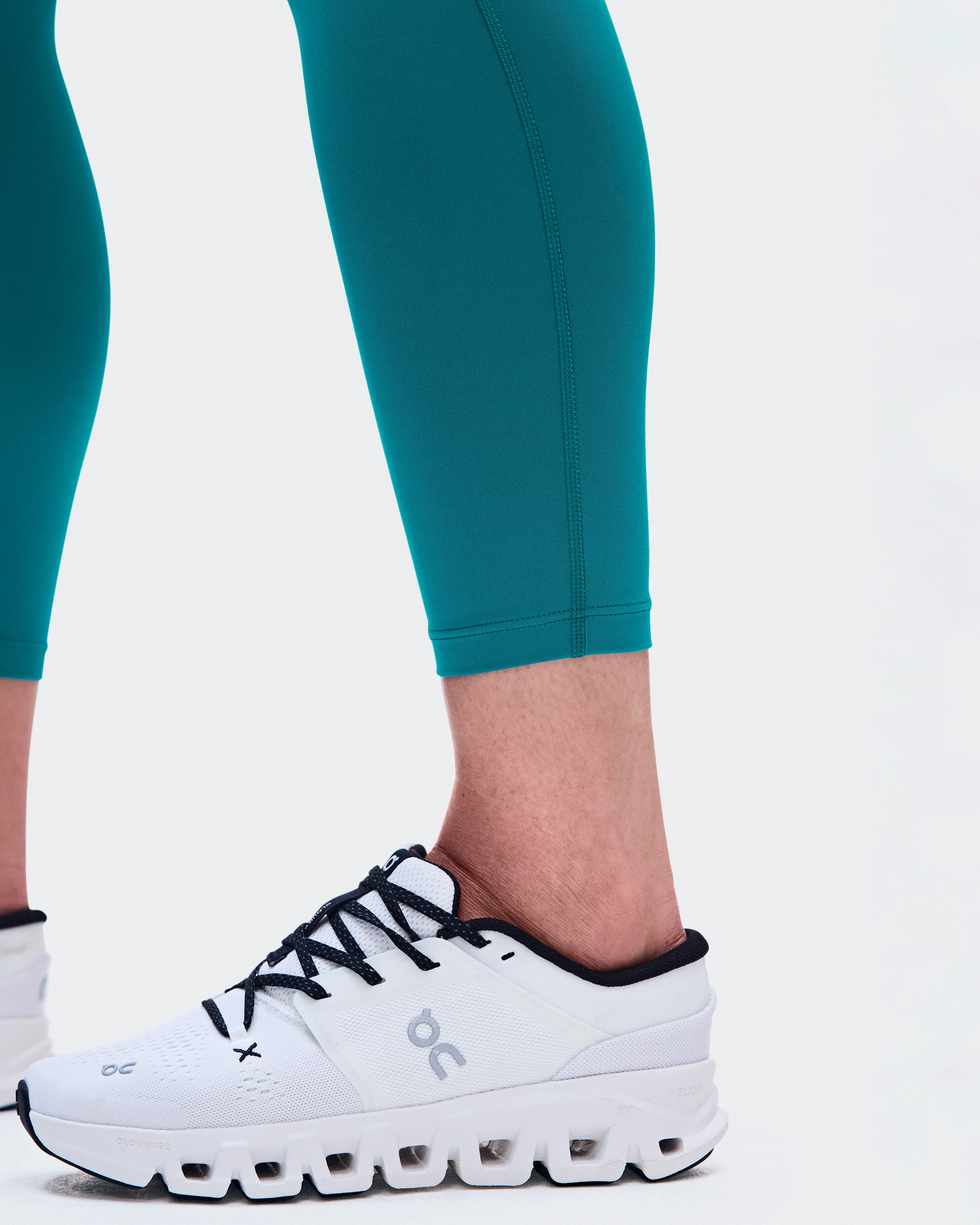 On Train Tights 7/8 Abyss Femme Leggings