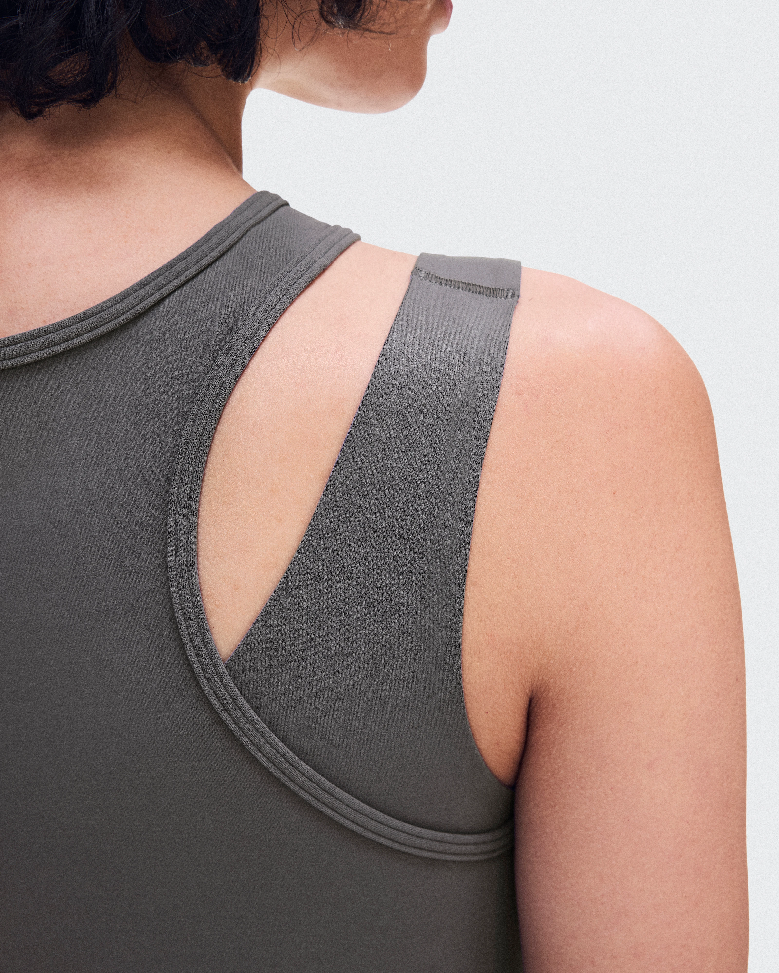 On Studio Asymmetric Crop Ember Femme Hauts et t-shirts