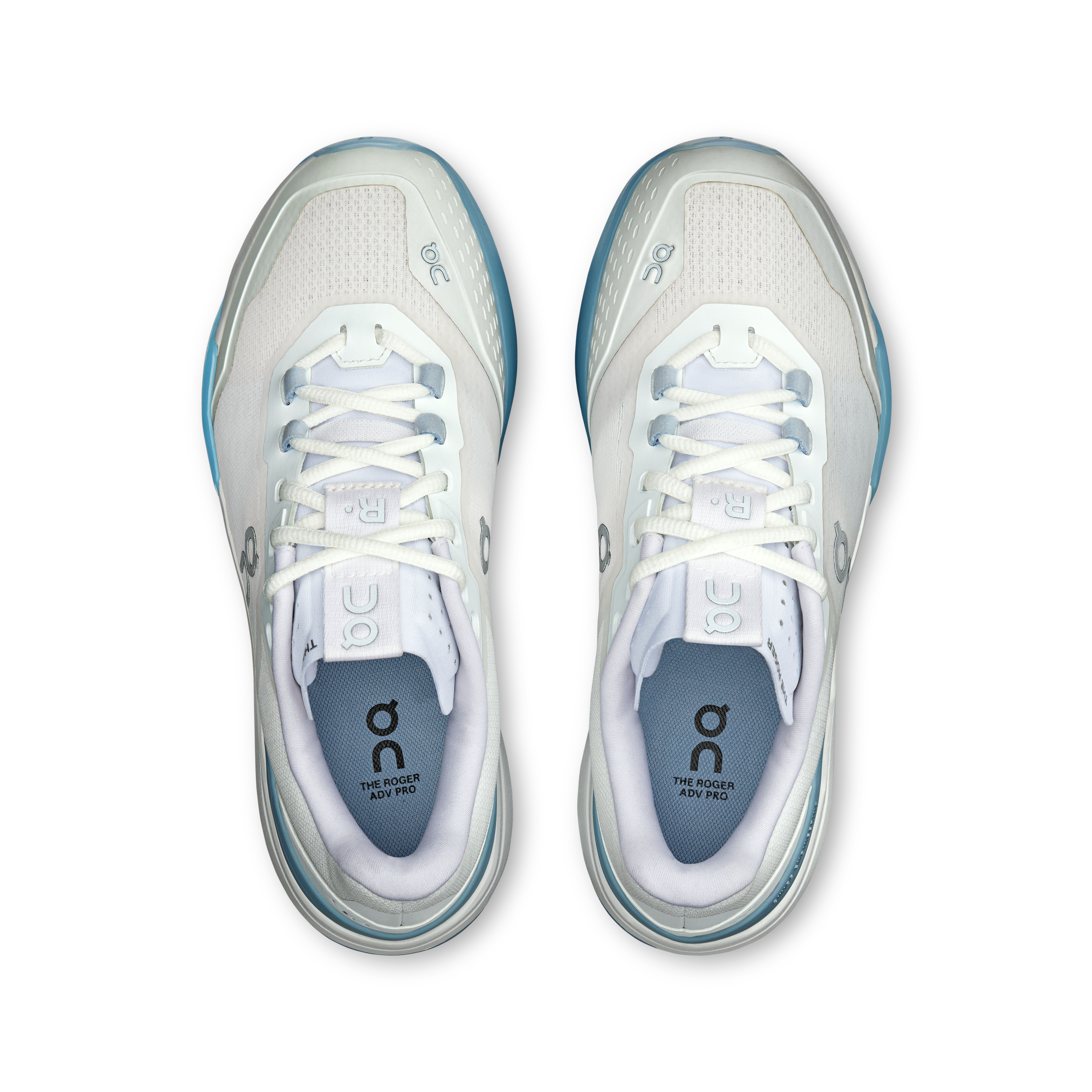 On THE ROGER Advantage Pro White & Chambray Femme Tennis Chaussures