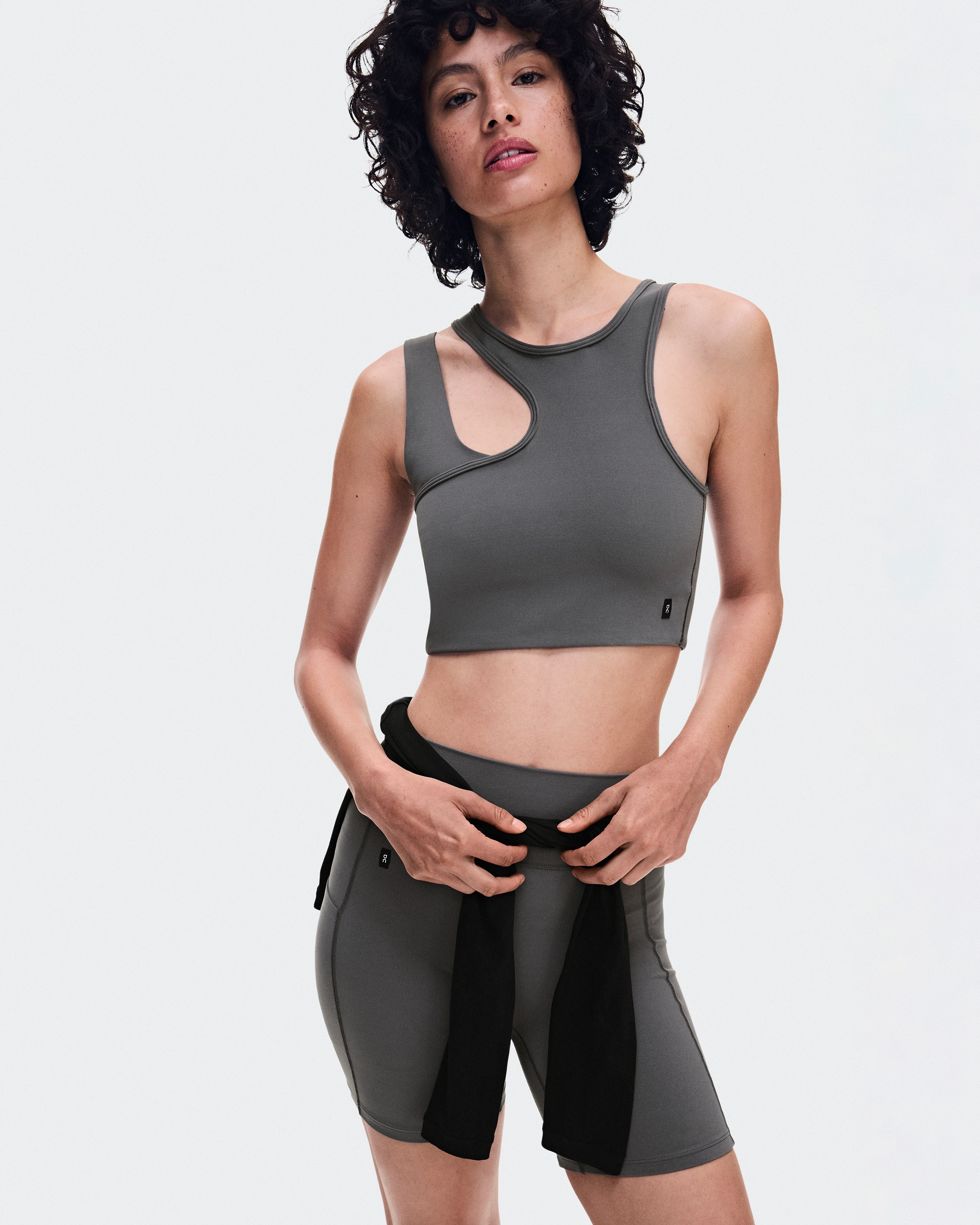 On Studio Asymmetric Crop Ember Femme Hauts et t-shirts
