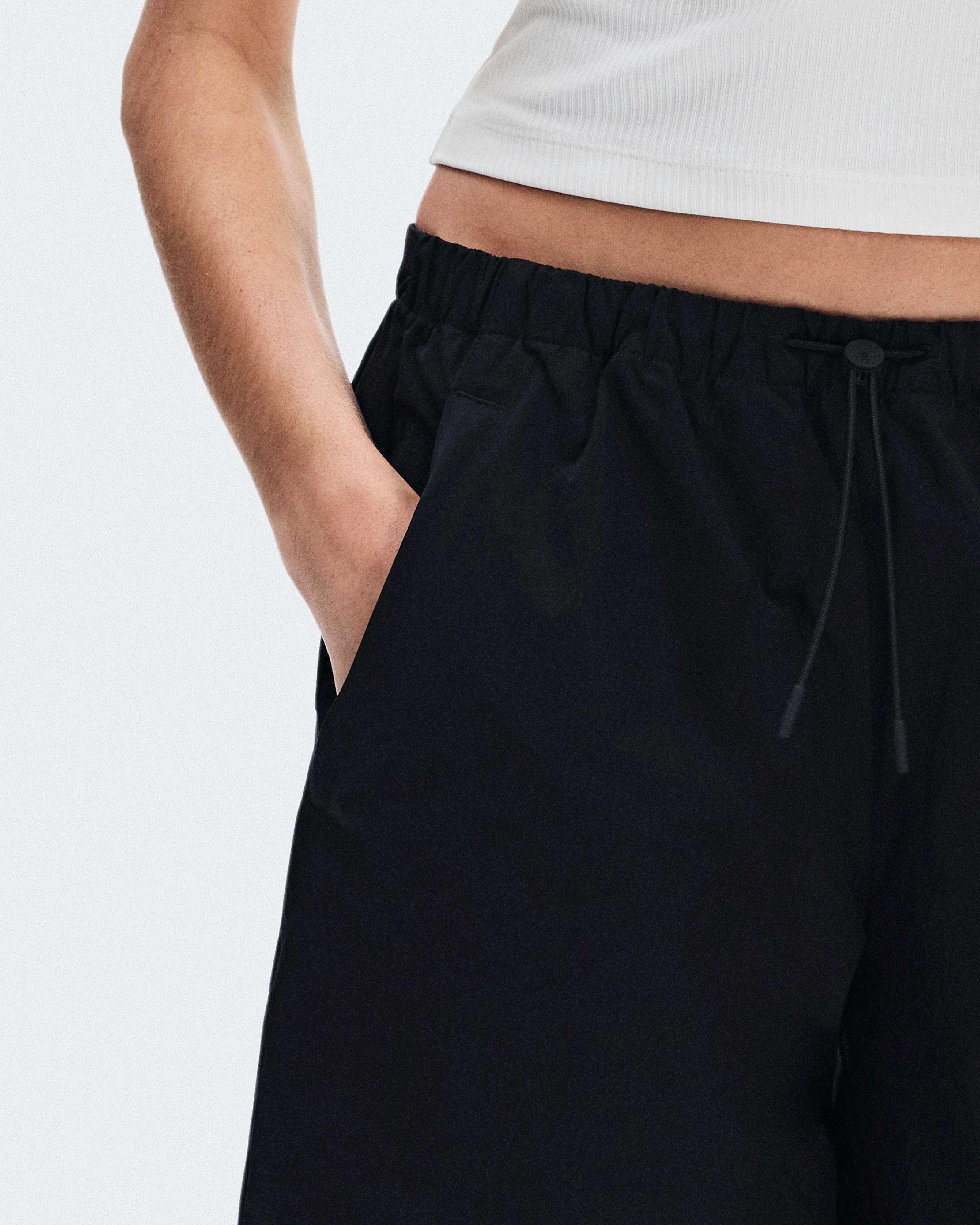 On Bermuda Shorts Black Femme Shorts