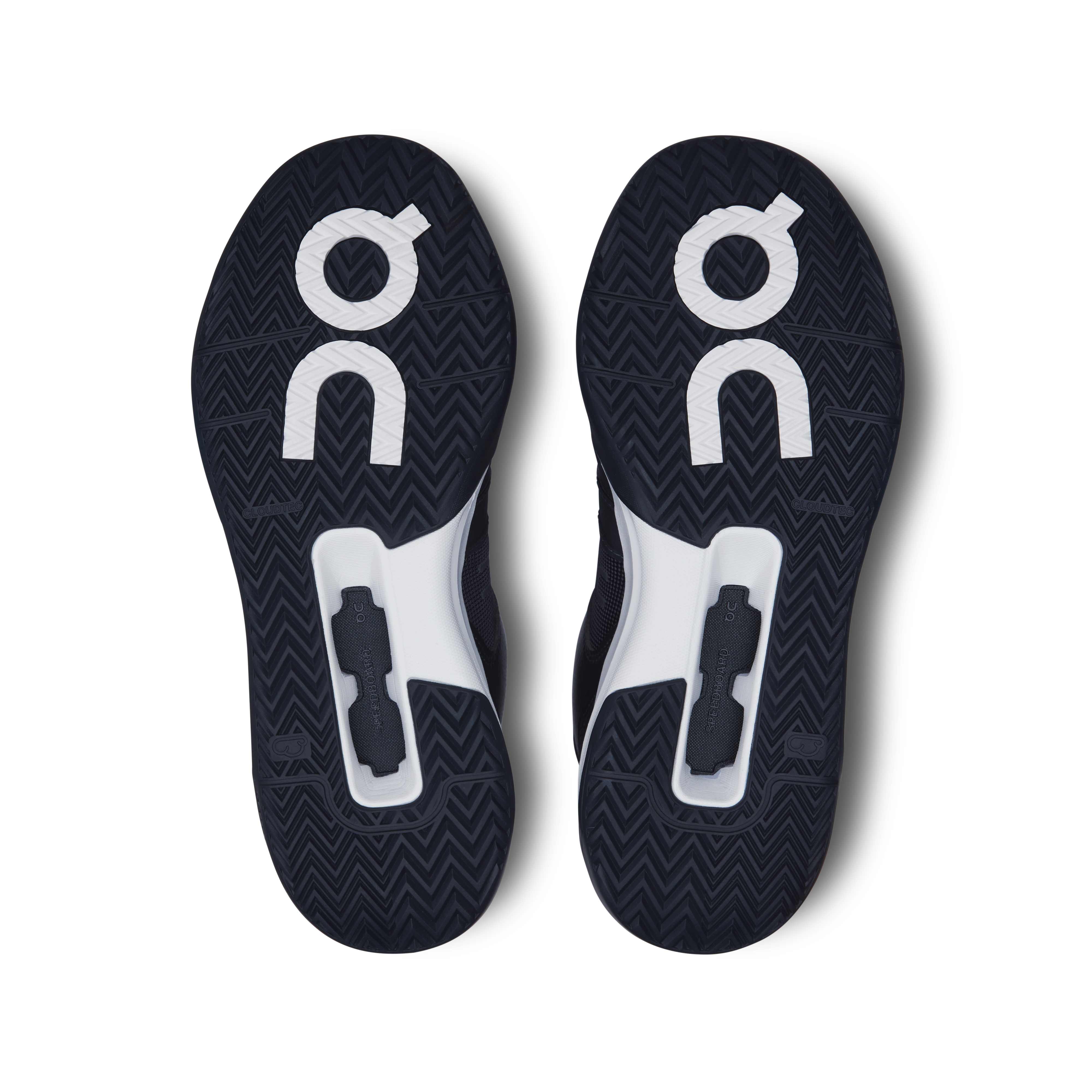 On THE ROGER Clubhouse Pro Black & White Femme Tennis Chaussures