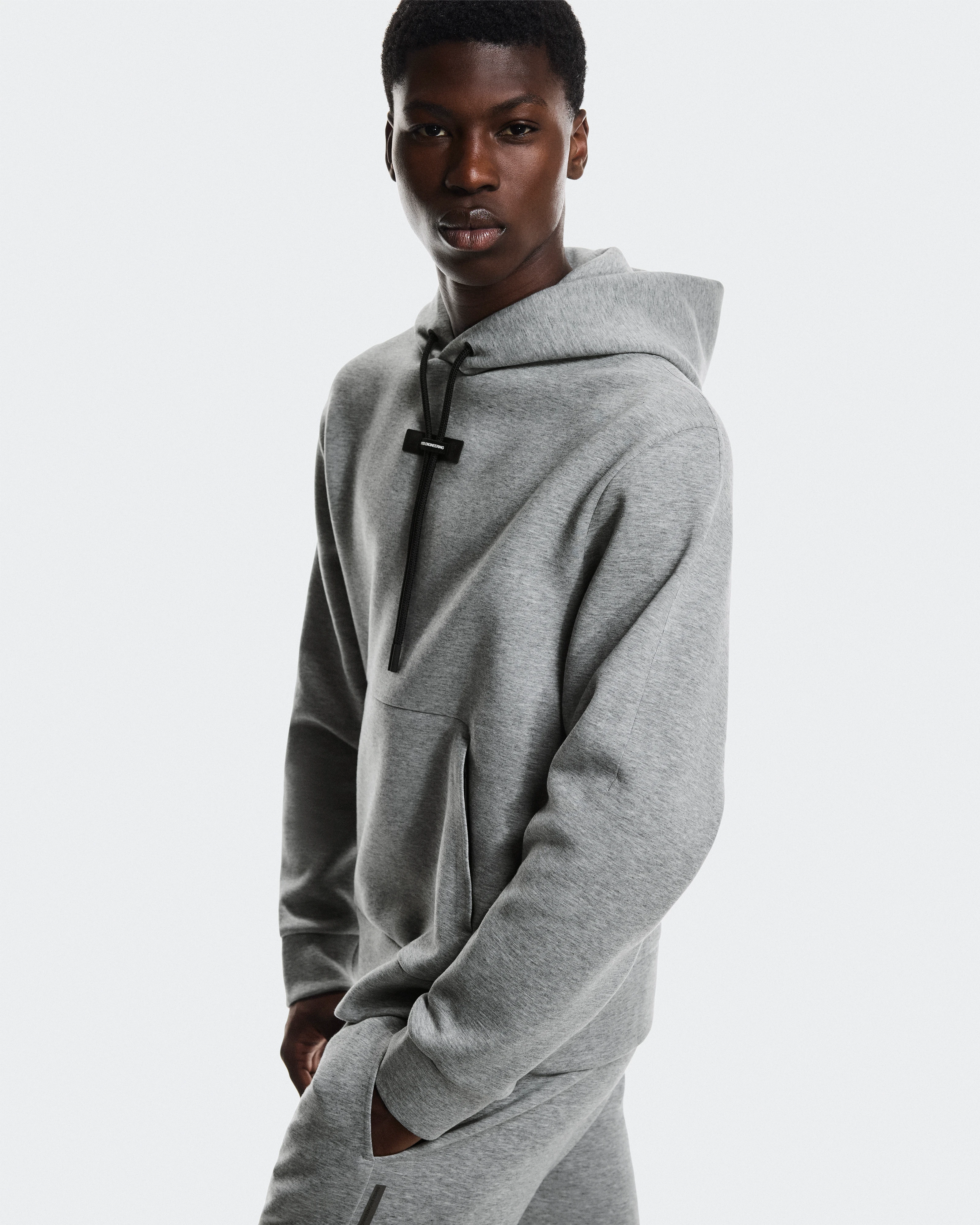 On Focus Tech Hoodie Basalt Homme Sweats à capuche et sweats