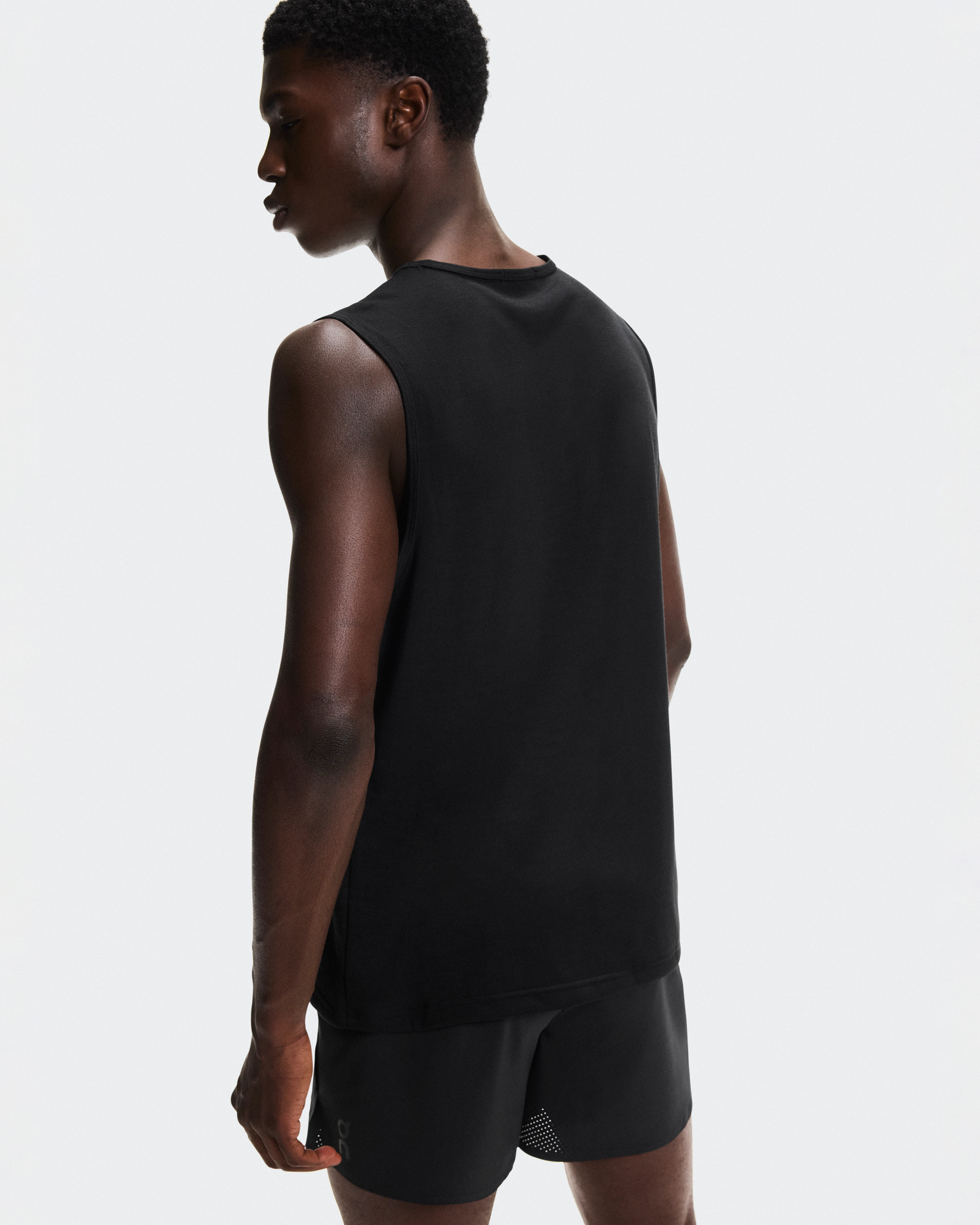 On On Run Tank Black Homme Hauts et t-shirts