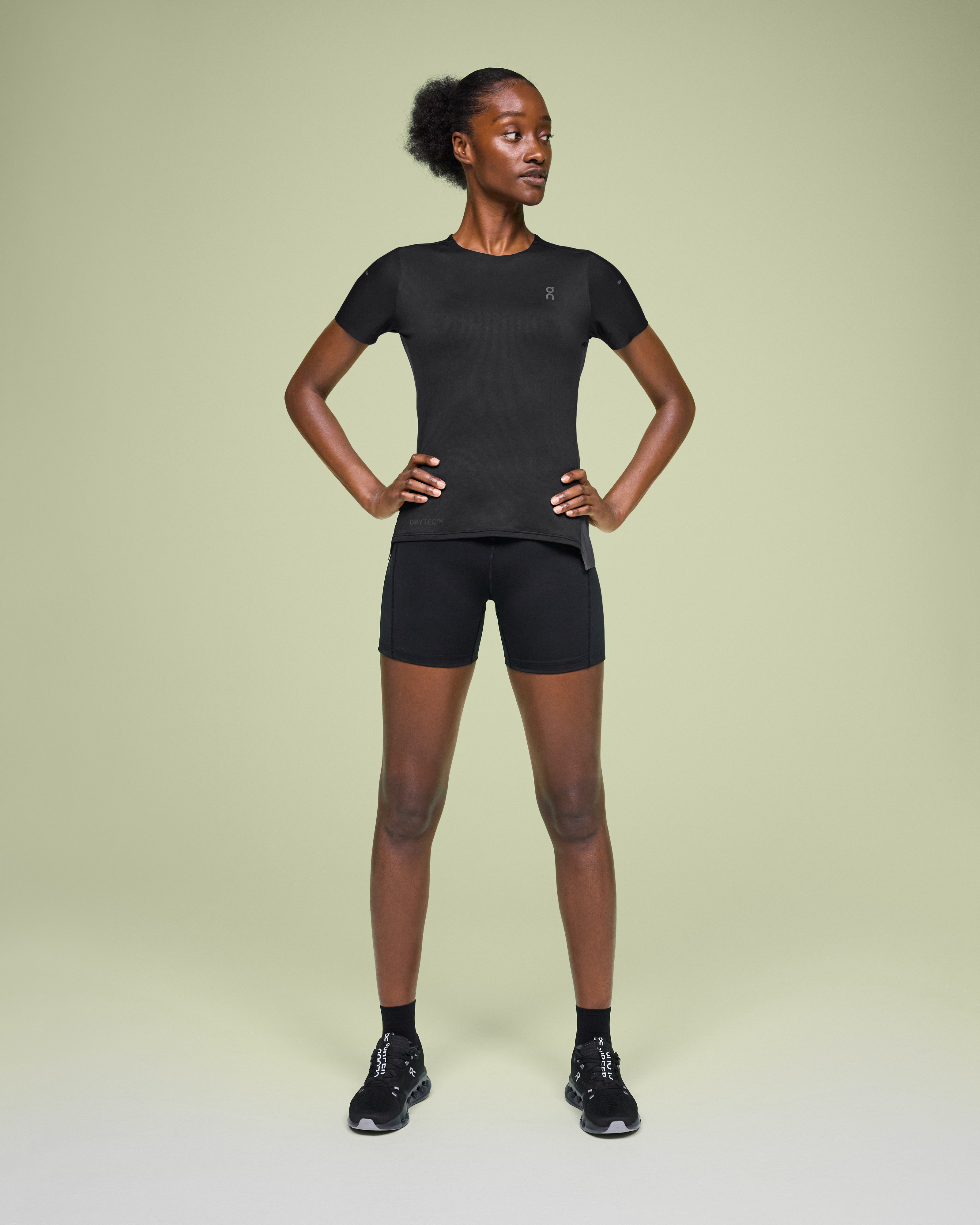On Performance-T Black & Eclipse Femme Hauts et t-shirts