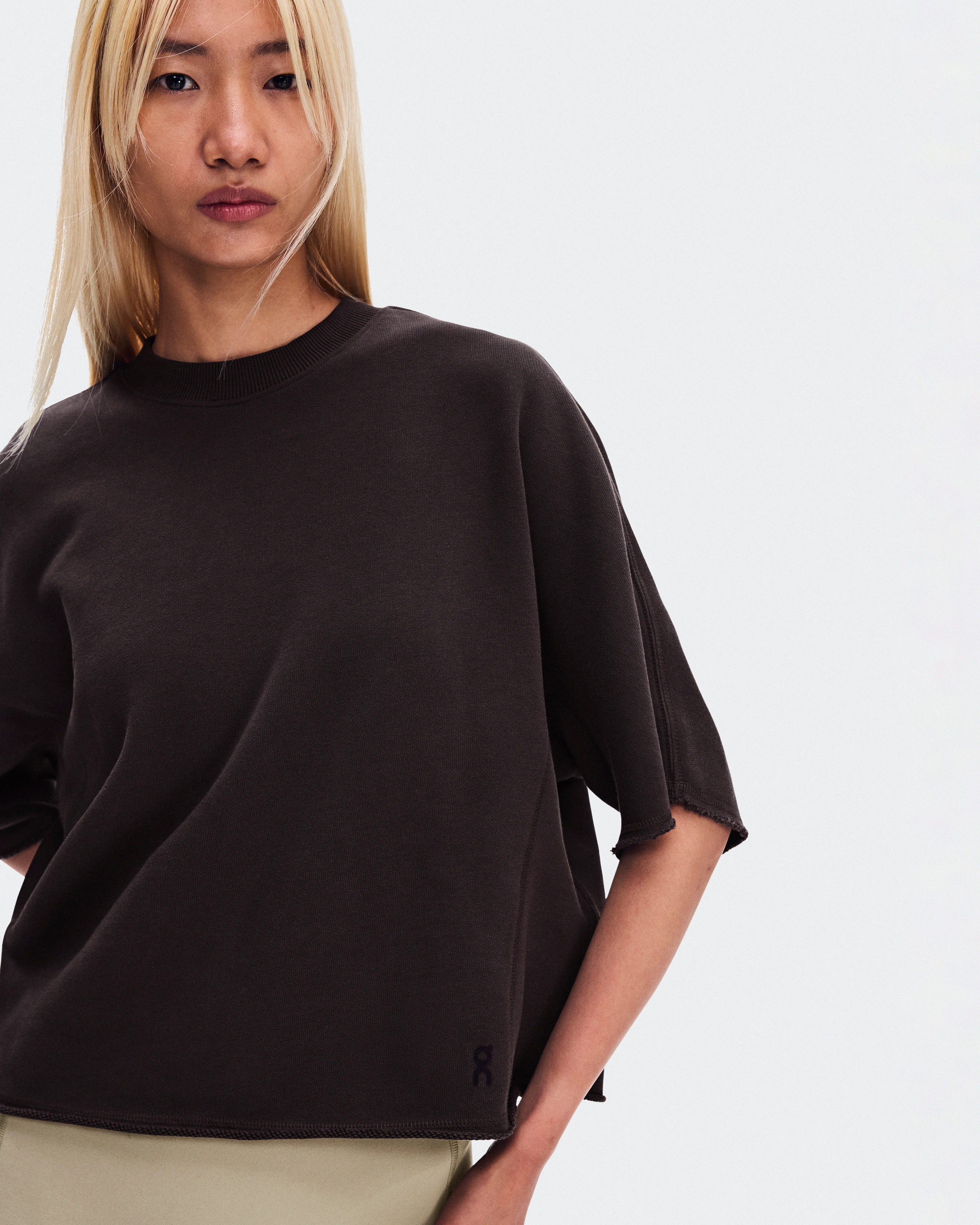 On Club Collective-T FKA Espresso Femme Hauts et t-shirts