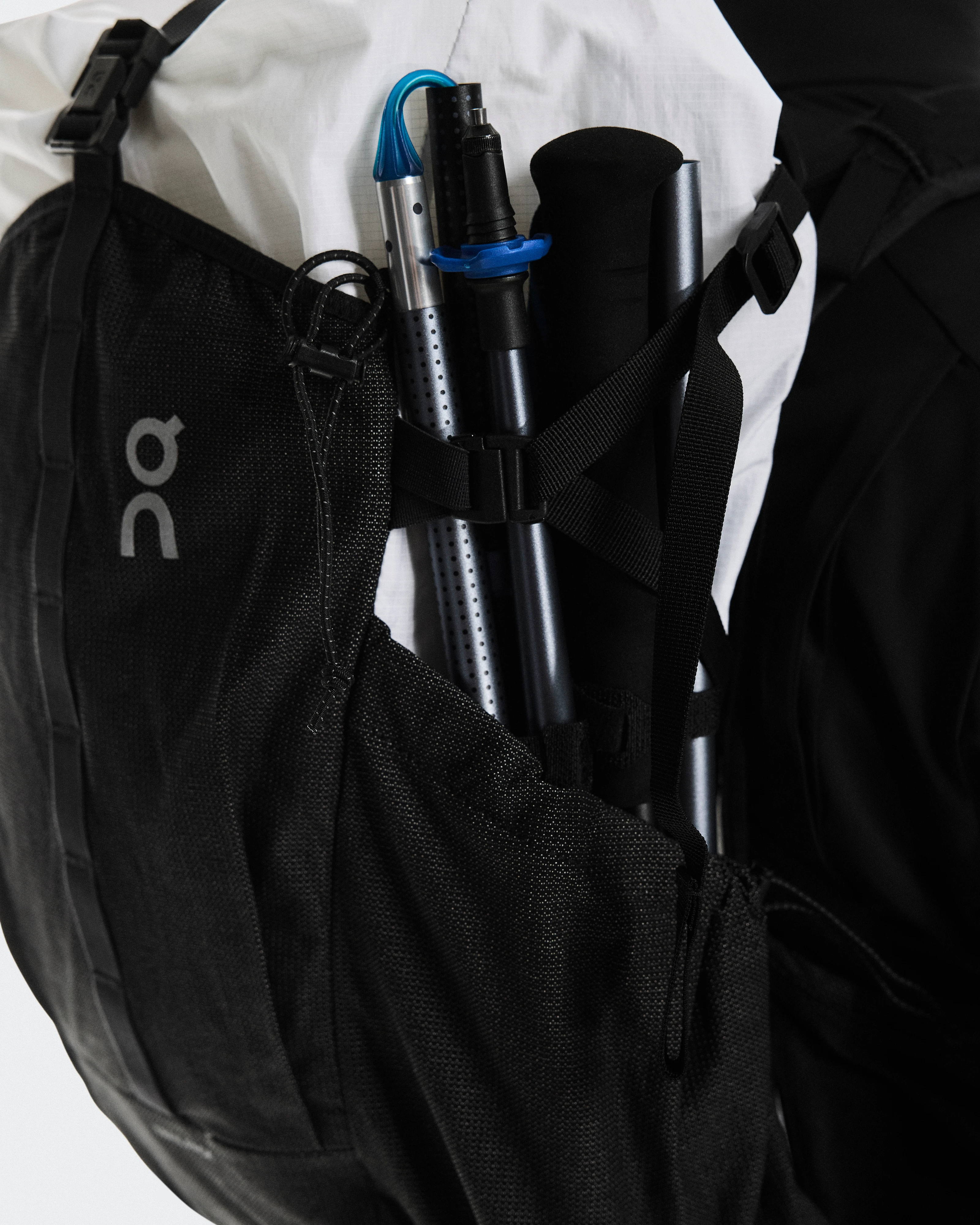 On Trail Pack 20L White & Black Unisexe Sacs