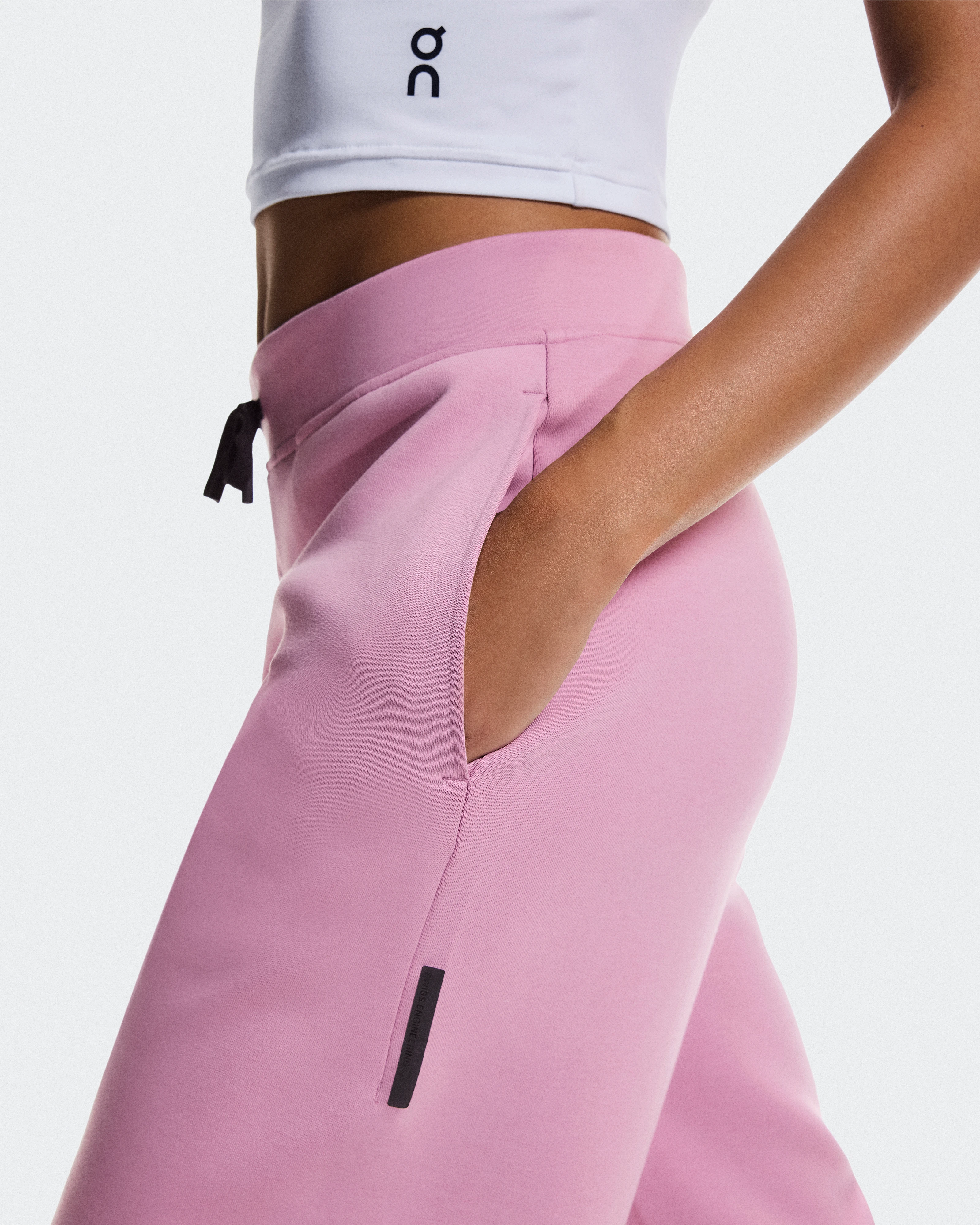 On Focus Tech Sweatpants Sakura Femme Pantalons