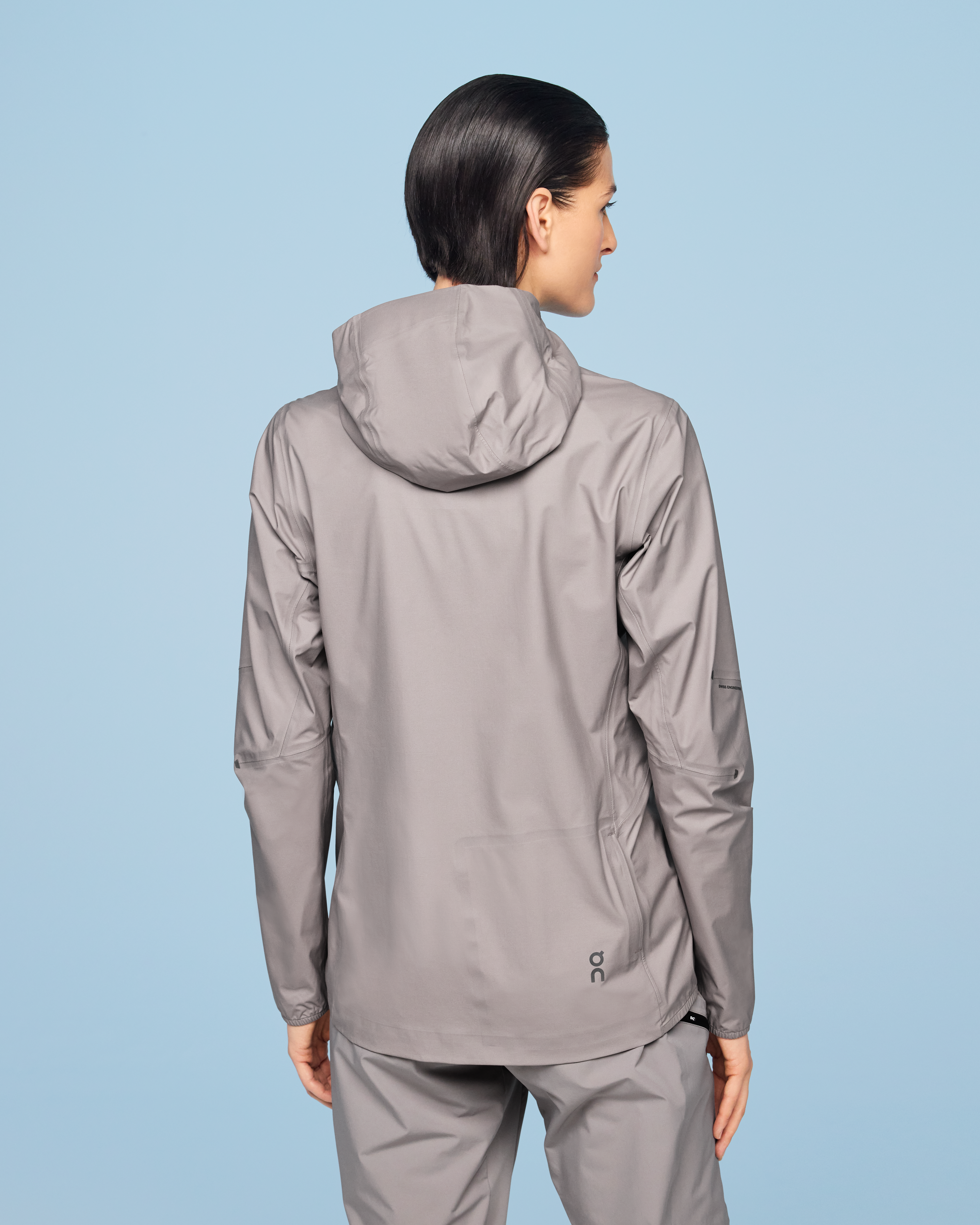 On Waterproof Anorak Zinc Femme Vestes